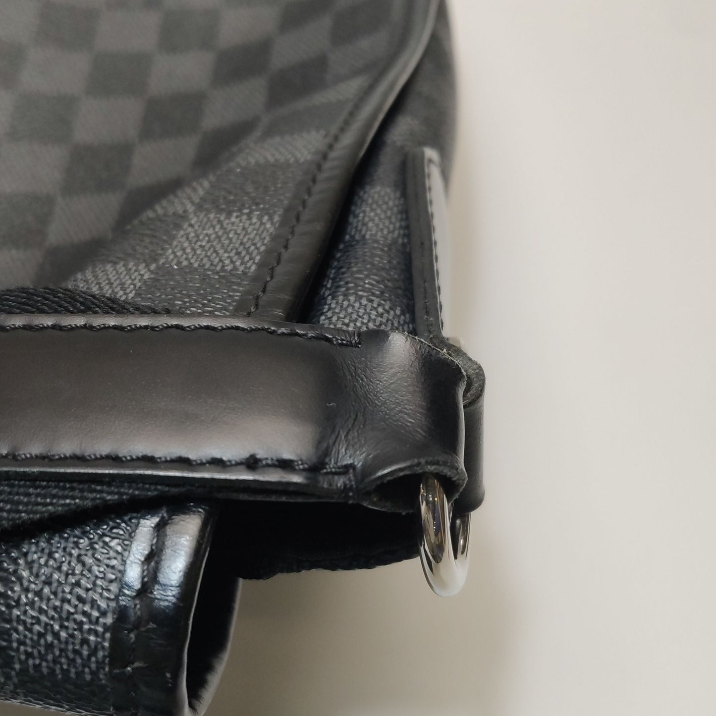 Preloved GLM-Leather Checkerboard Flap Messenger Bag 250328781125096