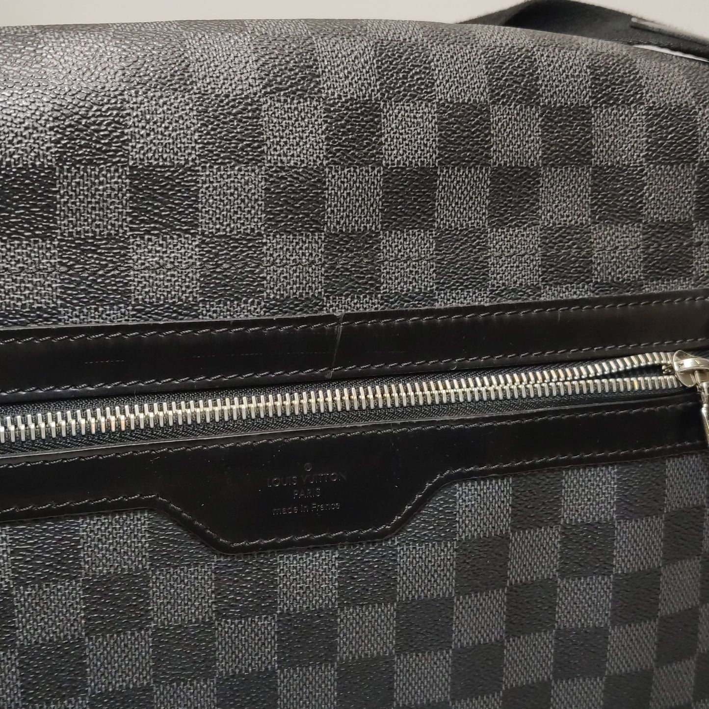 Preloved GLM-Leather Checkerboard Flap Messenger Bag 250328781125096