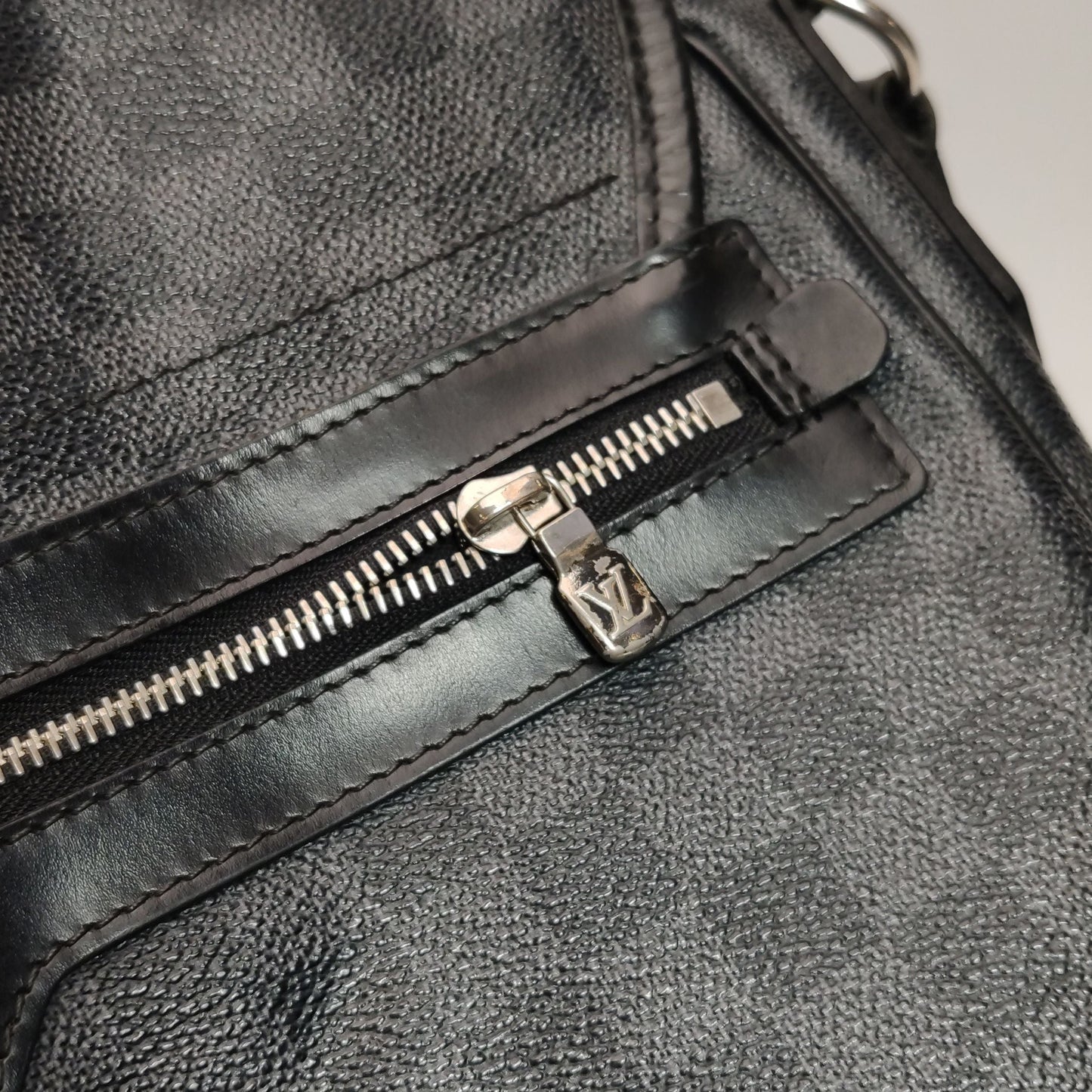 Preloved GLM-Leather Checkerboard Flap Messenger Crossbody Shoulder Bag 250326781122048
