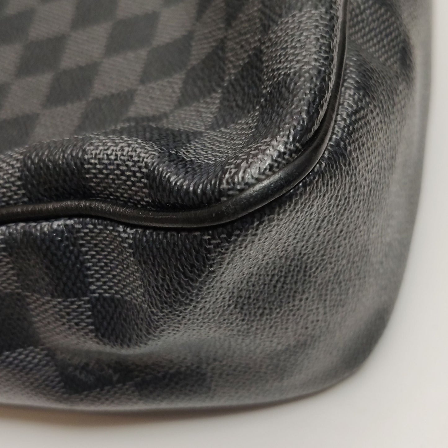 Preloved GLM-Leather Checkerboard Flap Messenger Crossbody Shoulder Bag 250326781122048