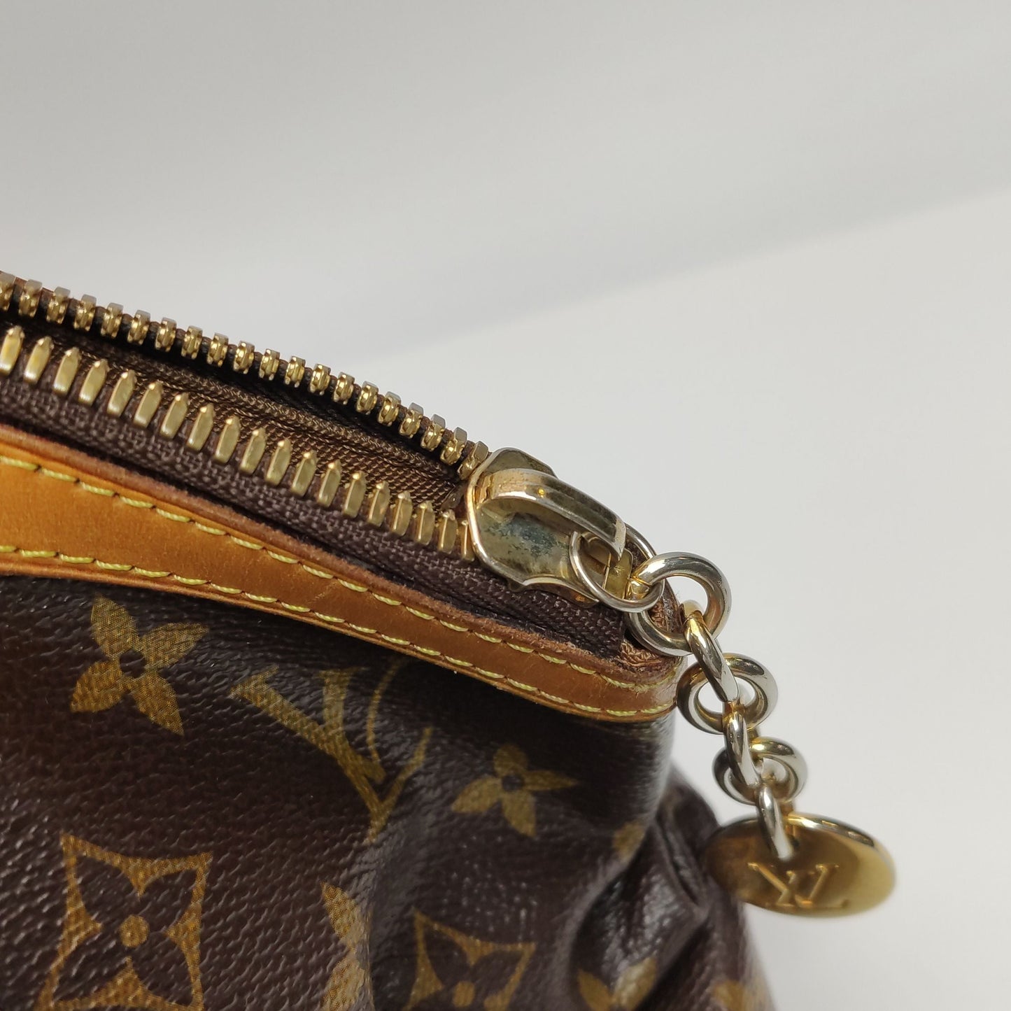 Preloved GLM-Tivoli Large Monogram Canvas Shoulder Bag 250324781119194