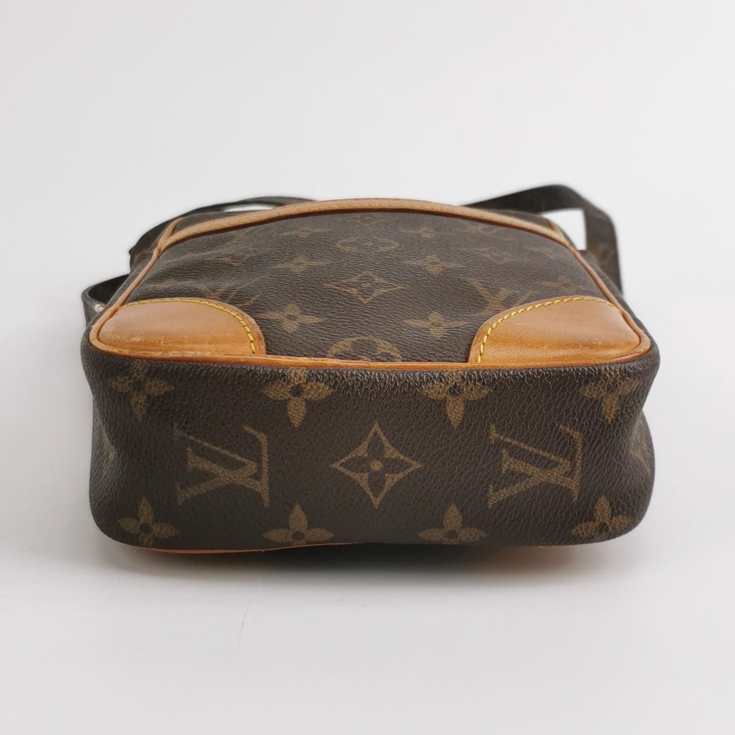 Preloved GLM-Amazone Camera Bag Monogram Print with Front Zip Pocket  Crossbody Bag 250323781116799
