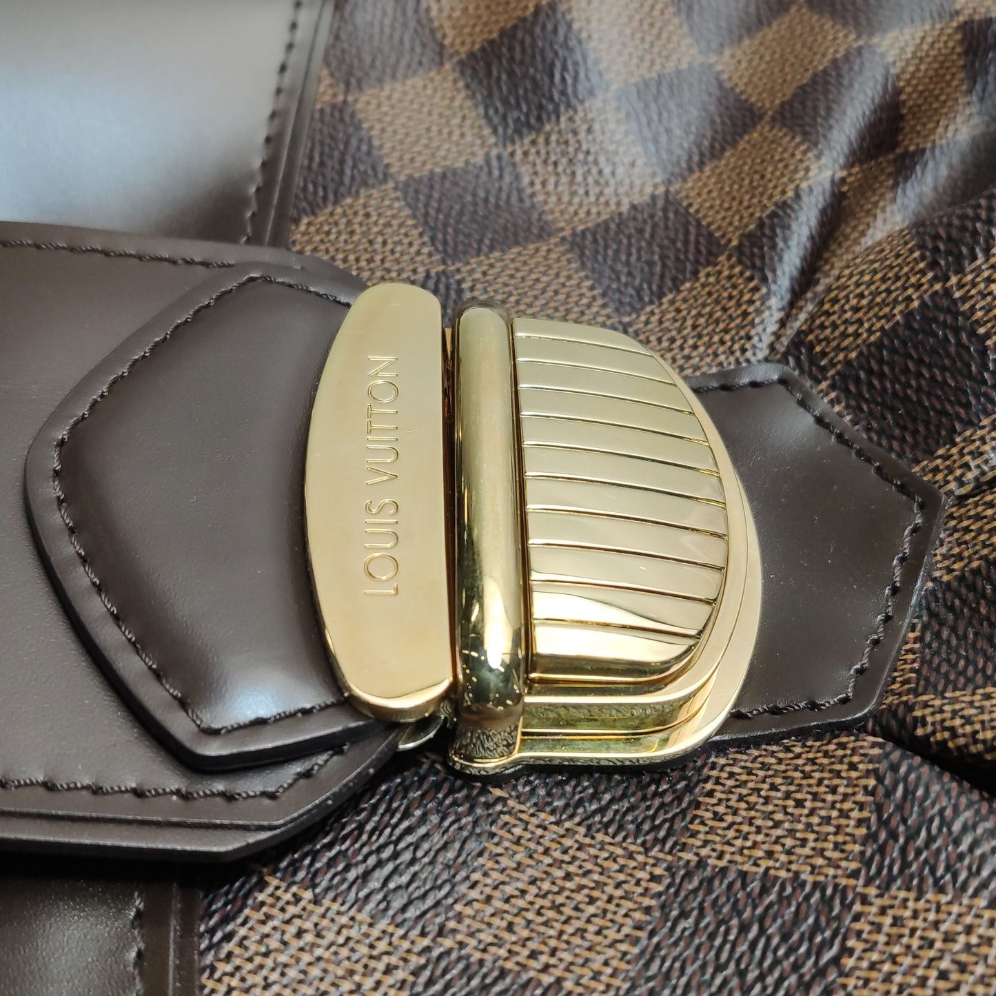 Preloved GLM-Sistina Large Leather Checkerboard Snap Shoulder Bag 250316781107755