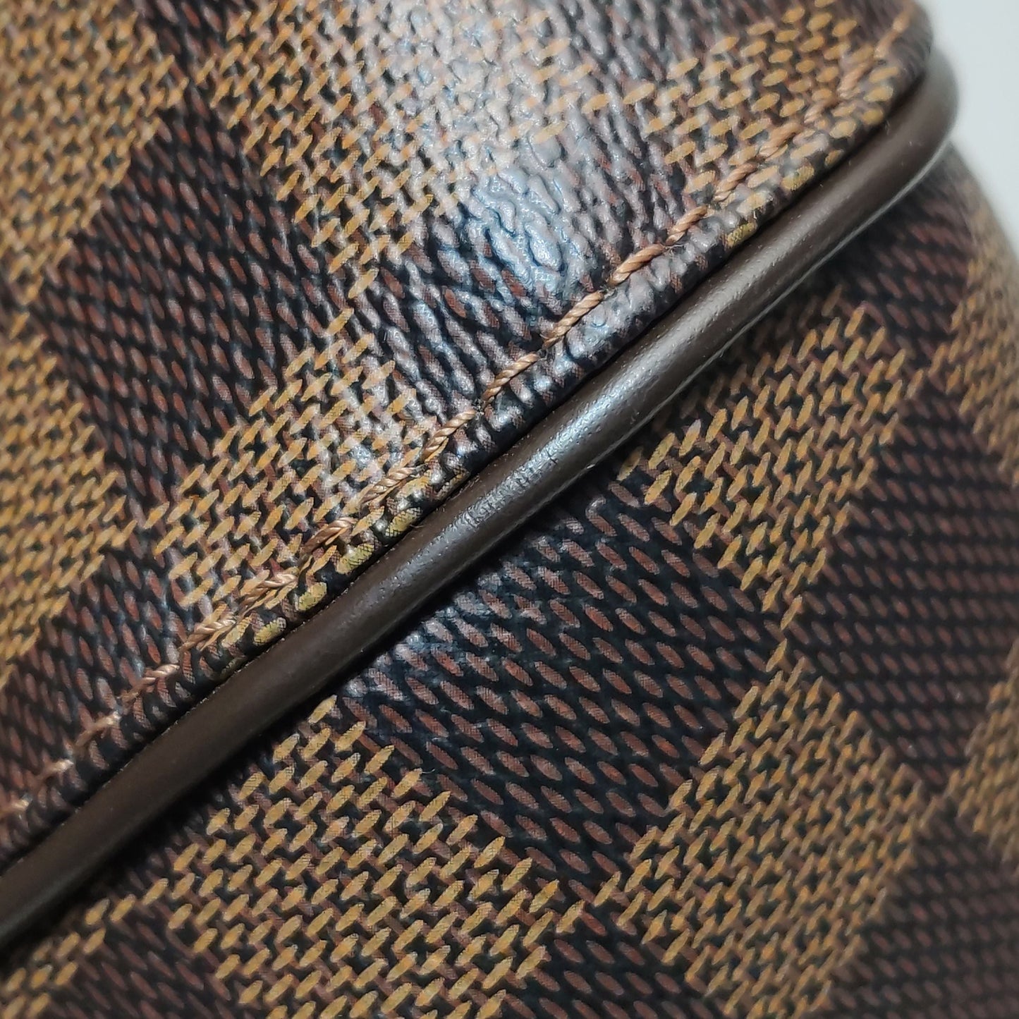 Preloved GLM-Sistina Large Leather Checkerboard Snap Shoulder Bag 250316781107755