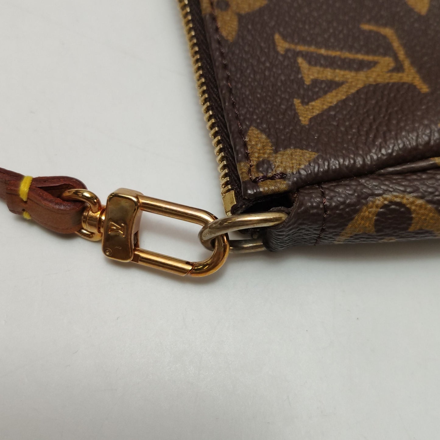Preloved GLM-AGLM-essories Mahjong Bag Large Monogram Print  Handbag 037851300866