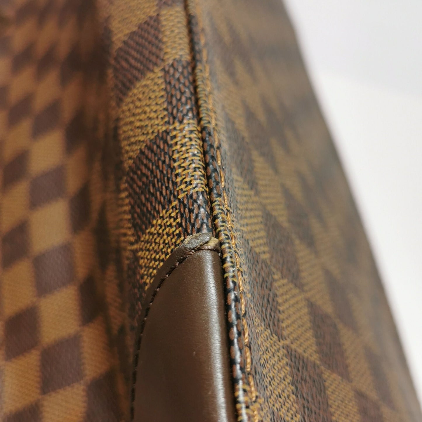 Preloved GLM-Hampstead Medium Leather Checkerboard Logo Shoulder Bag 250306781093556