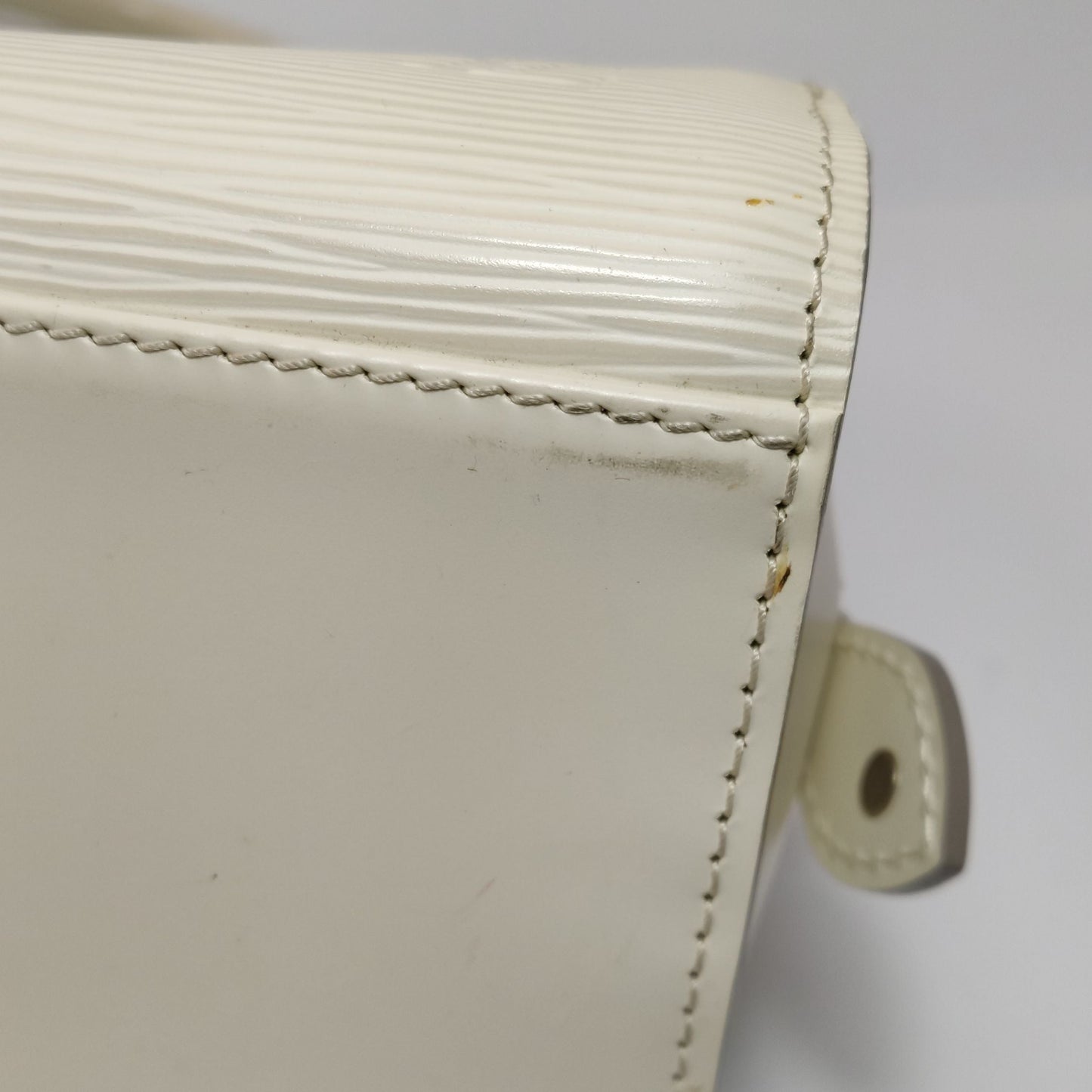 Preloved GLM-Pont Neuf Leather Solid Hidden Zipper Handbag 250309781097004