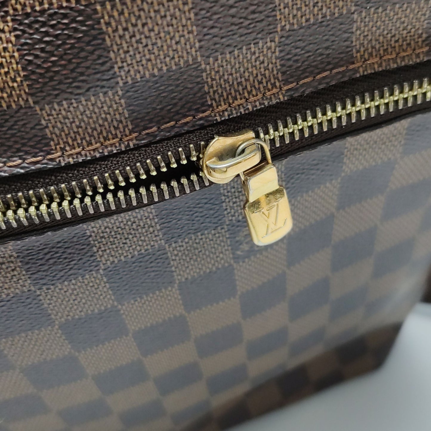 Preloved GLM-Brooklyn Leather Checkerboard Logo Messenger Bag 250308781096517