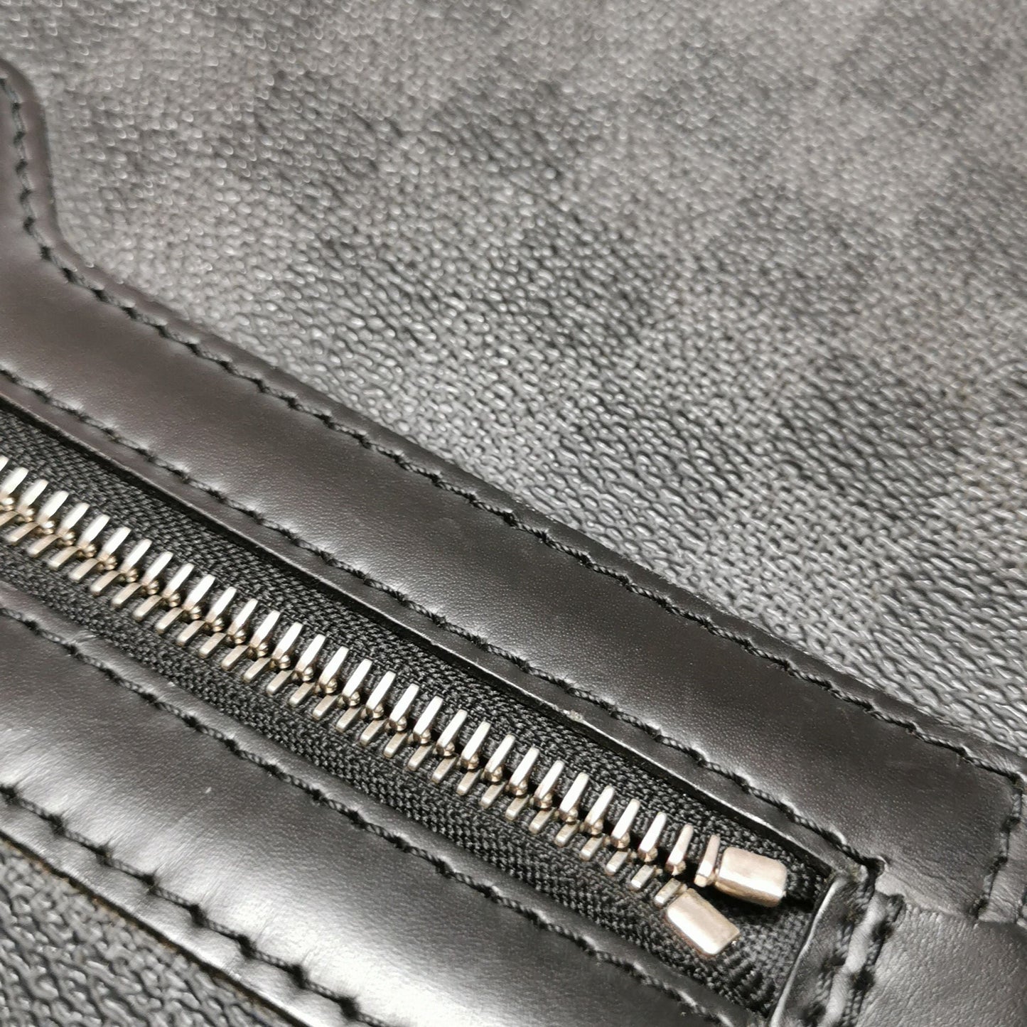 Preloved GLM-Leather Checkerboard Flap Messenger Crossbody Bag 250215781064794