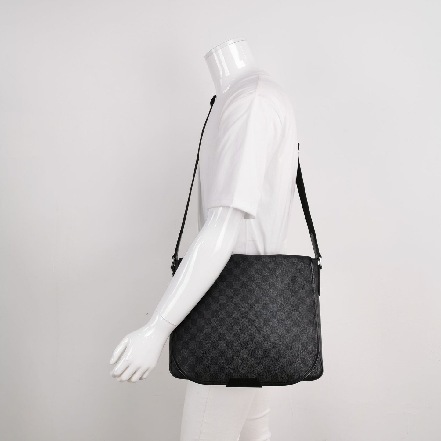 Preloved GLM-Leather Checkerboard Flap Messenger Crossbody Bag 250215781064794