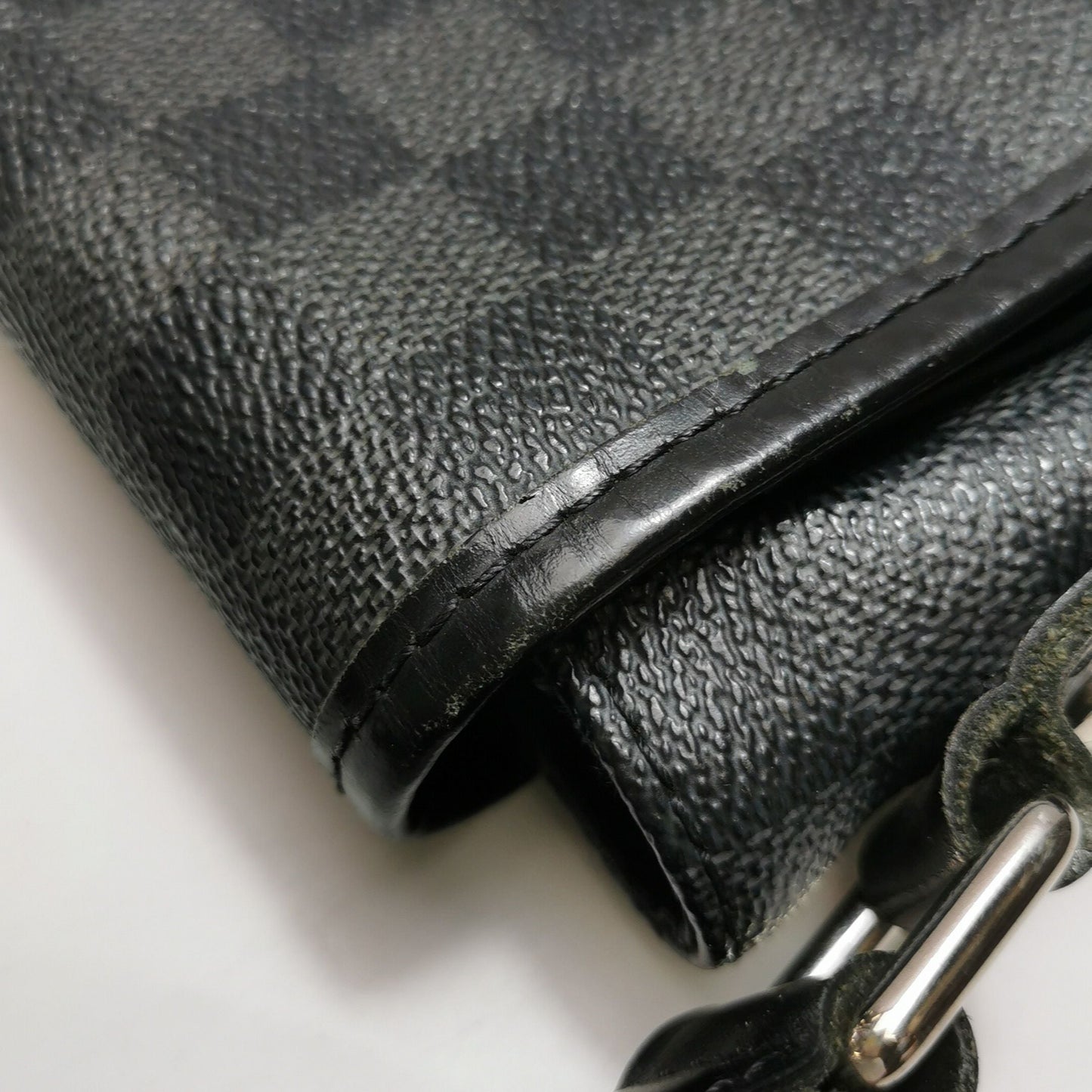 Preloved GLM-Leather Checkerboard Flap Messenger Crossbody Bag 250215781064794