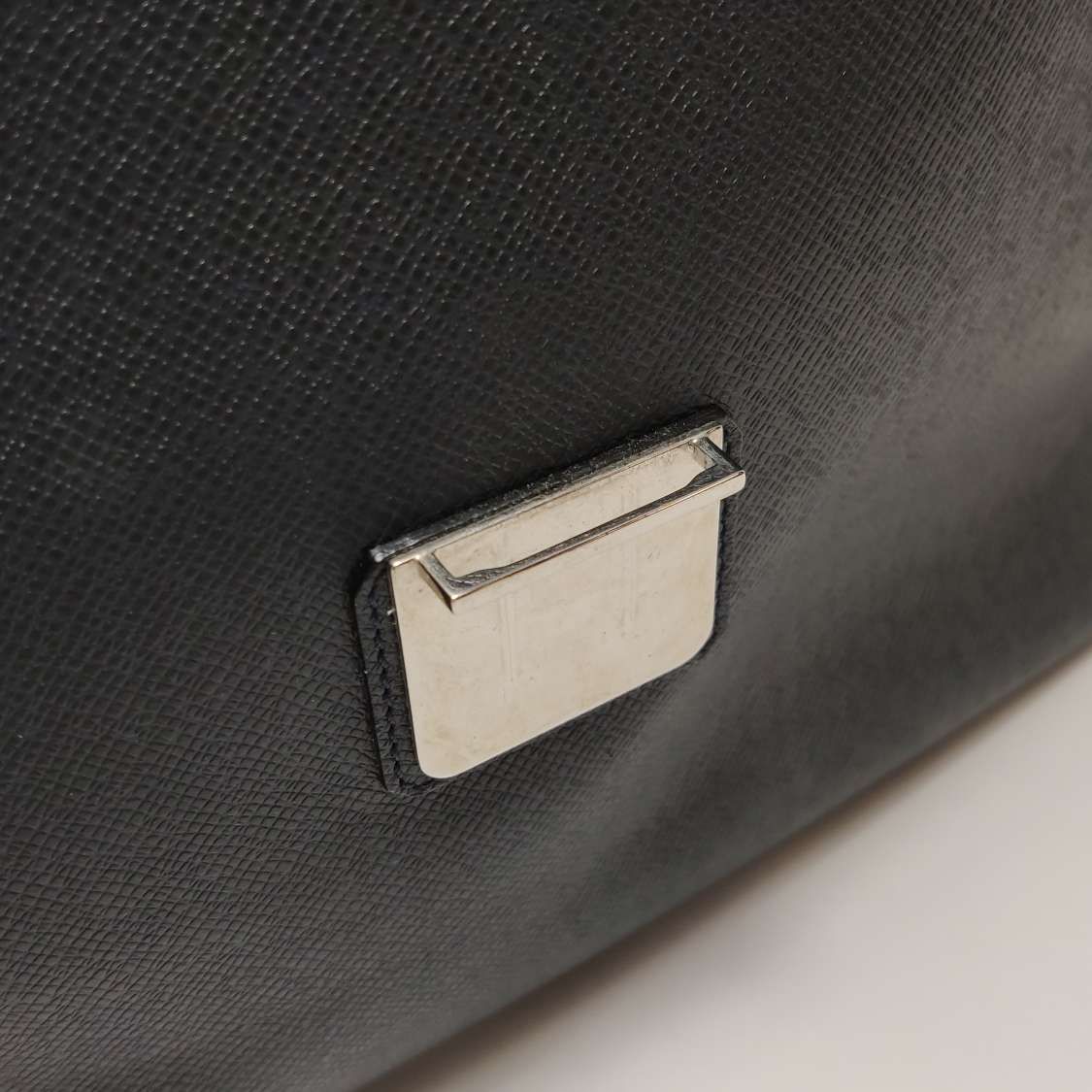 Preloved GLM-Taiga Vasili Leather Crossbody Bag 250214781063075