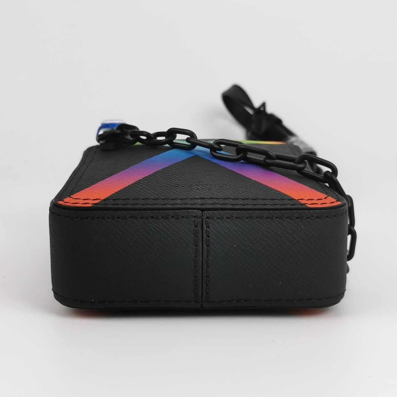 Preloved GLM-Danube Camera Bag in Leather with Color Blocking 24121978988651