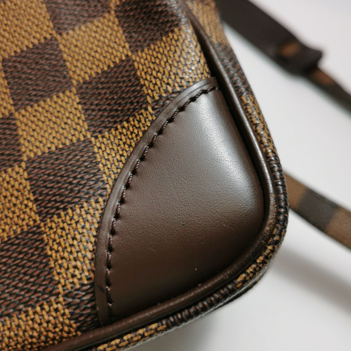 Preloved GLM-Danube Camera Bag in Checkered Pattern 250311781100182