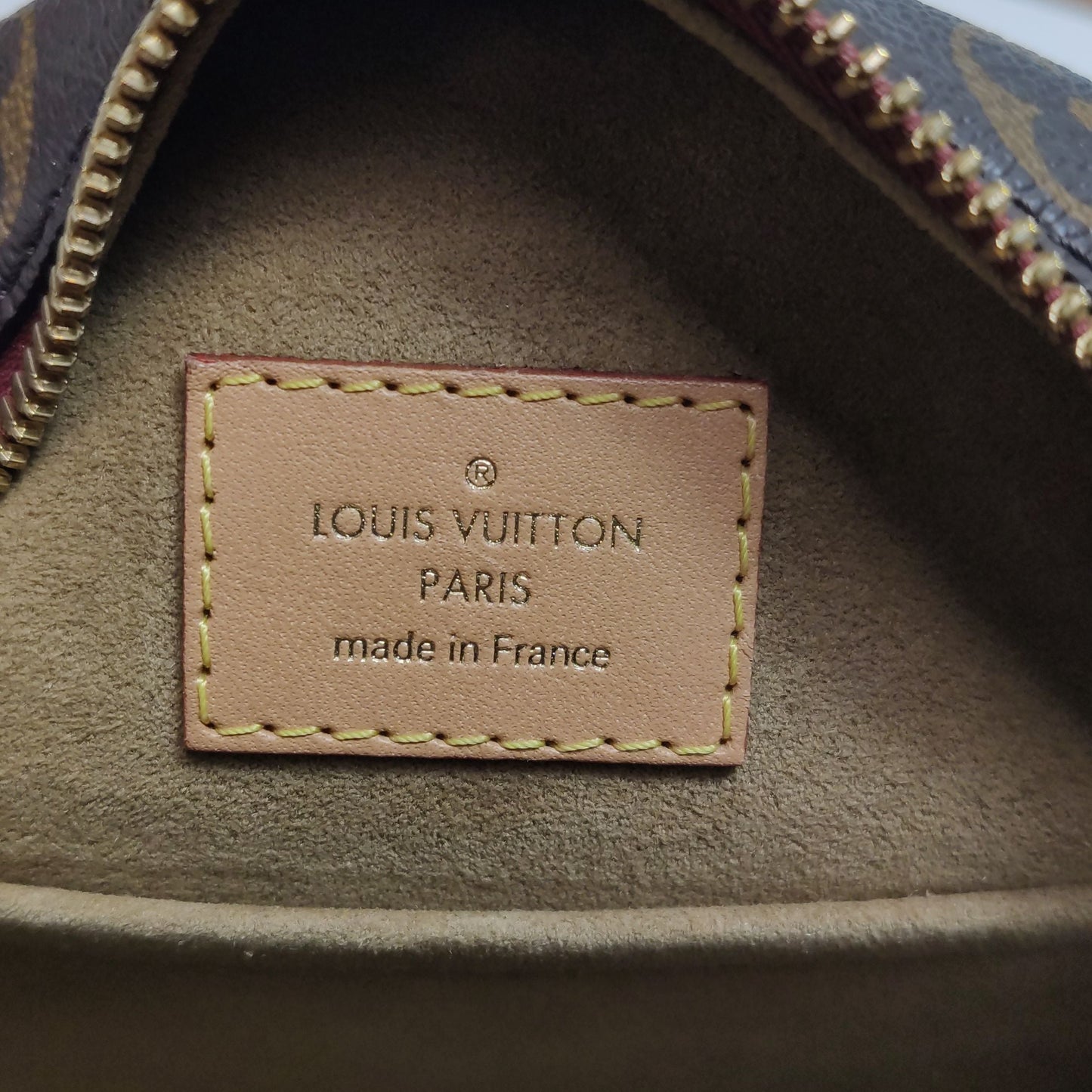 Preloved GLM-Boite Chapeau Small Monogram Crossbody Bag with Chip 250422781160336