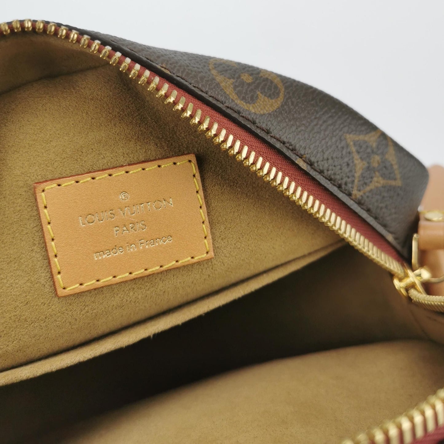 Preloved GLM-Boite Chapeau Small Monogram Crossbody Bag with Chip 250422781160336