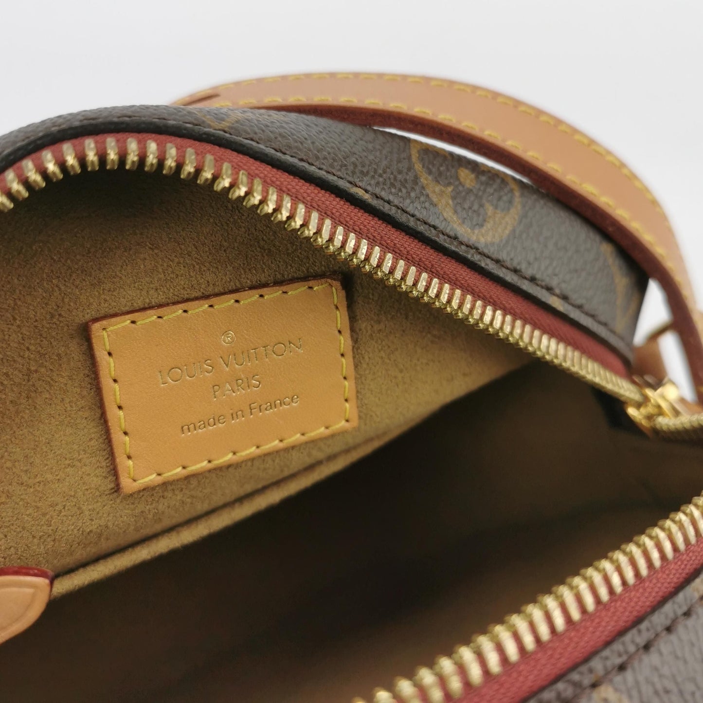 Preloved GLM-Boite Chapeau Small Monogram Crossbody Bag 250529781212782