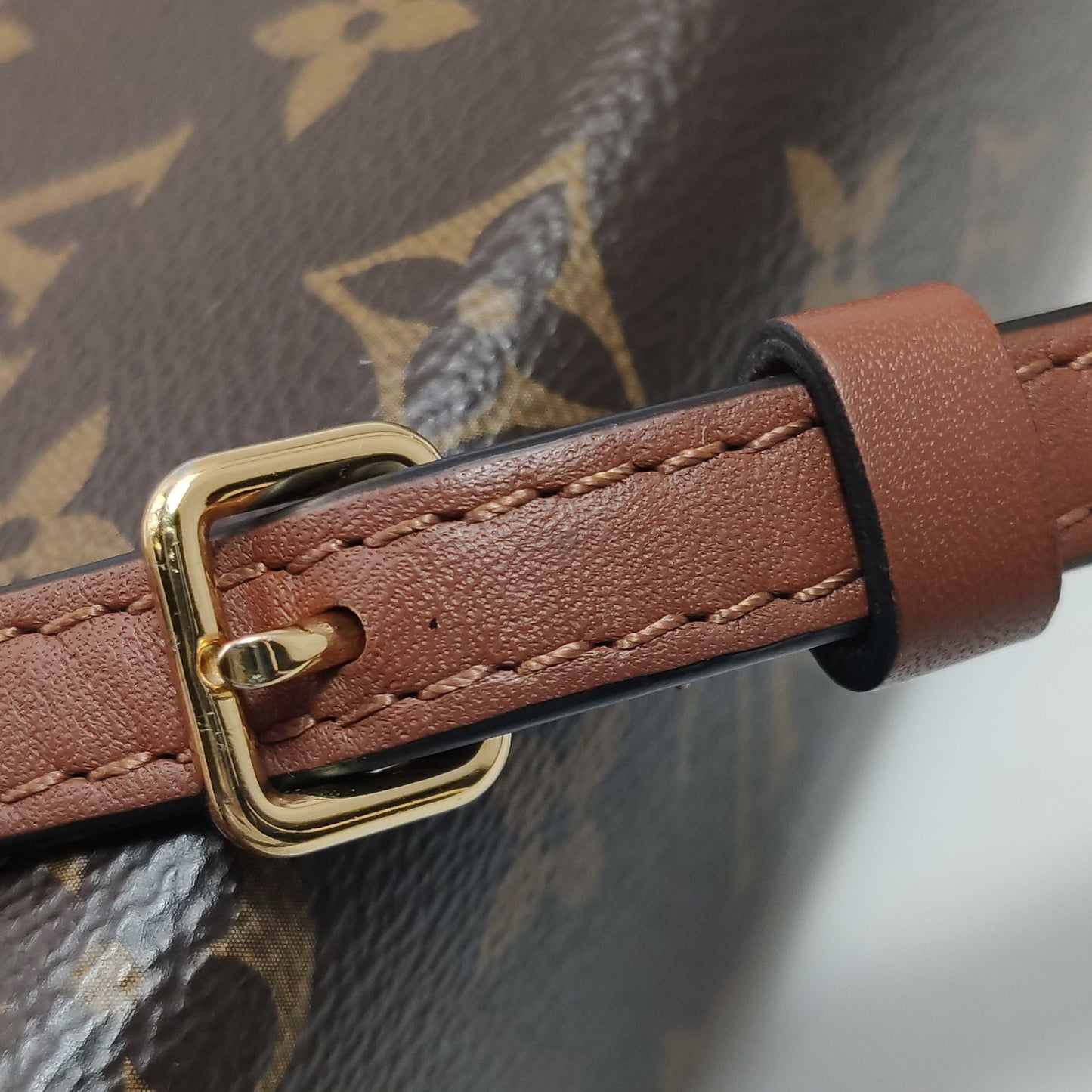 Preloved GLM-Locky BB Leather Monogram Lock Crossbody Bag 250519781199148