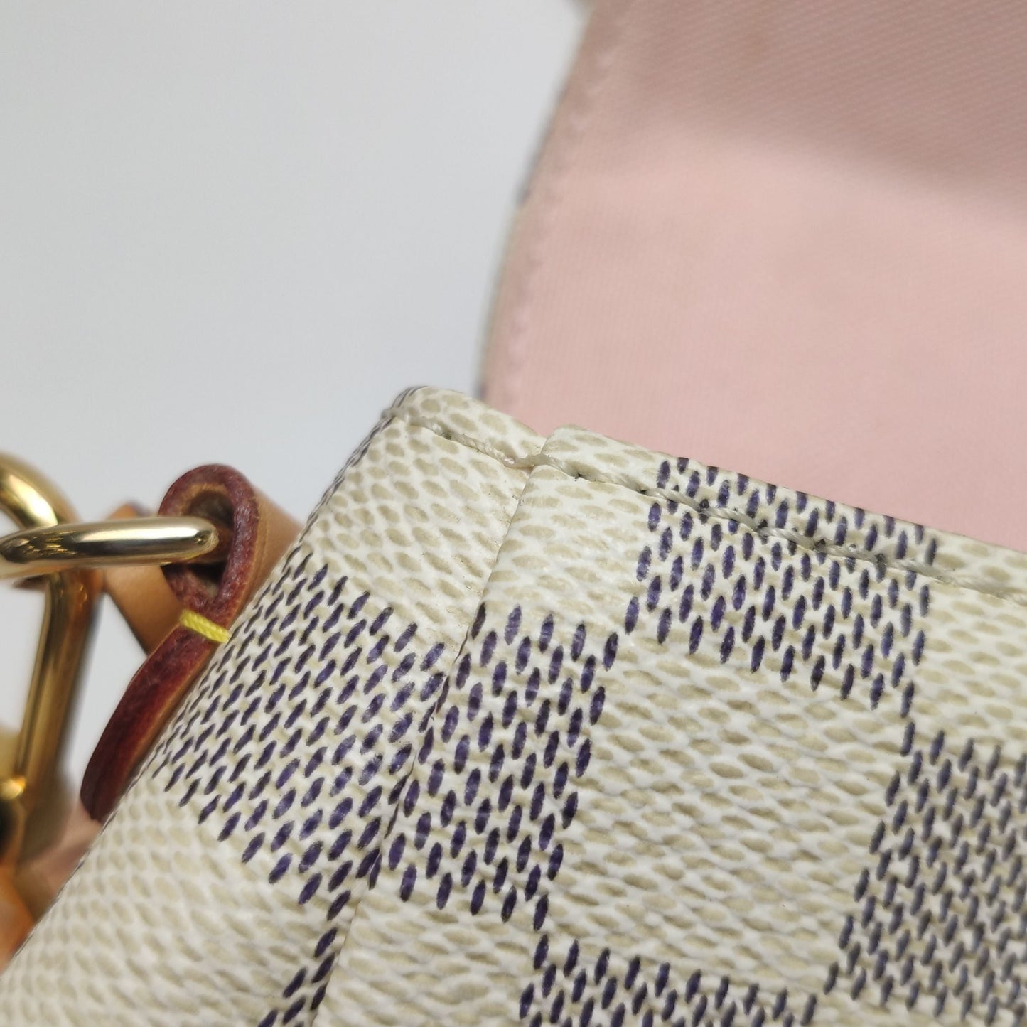 Preloved GLM-Croisette Checkered Tassel S-lock Crossbody Bag 250518781196944