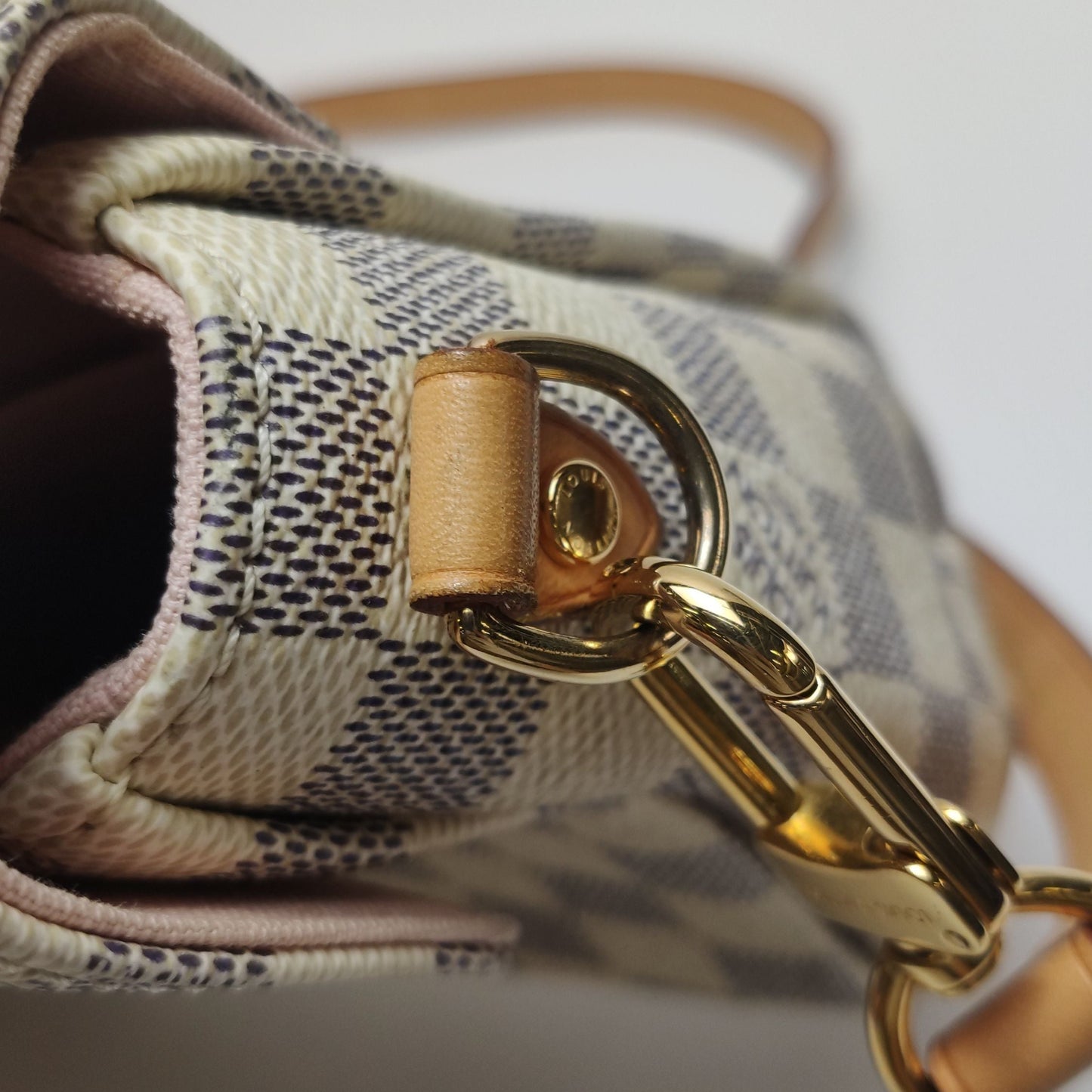 Preloved GLM-Croisette Checkered Tassel S-lock Crossbody Bag 250518781196944