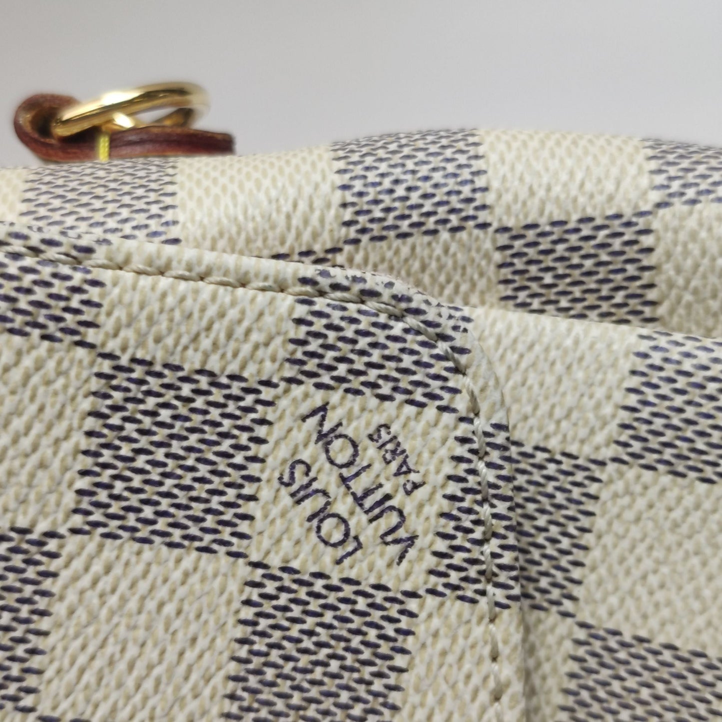Preloved GLM-Croisette Checkered Tassel S-lock Crossbody Bag 250518781196944