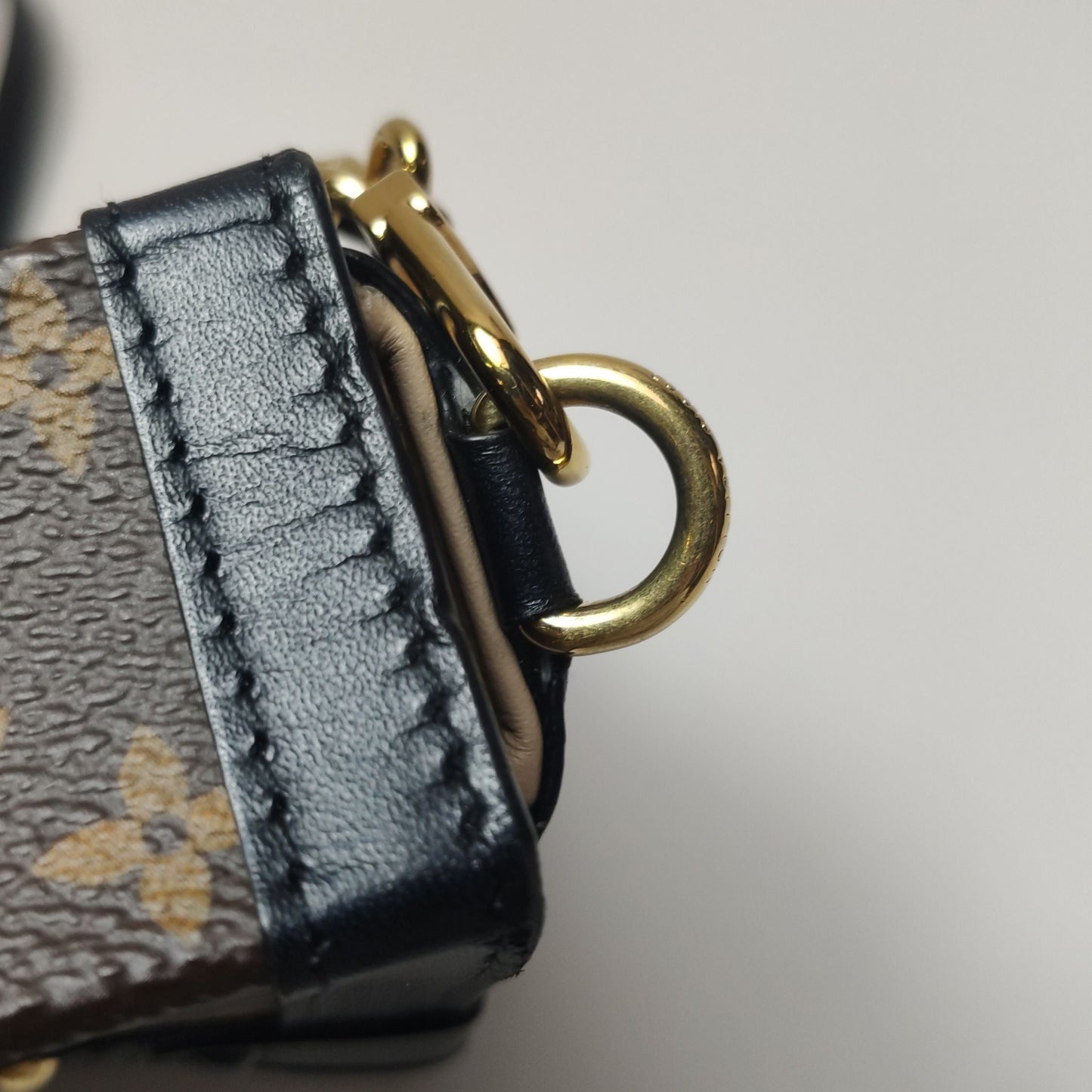 Preloved GLM-Trunk Vertical Monogram S-lock Crossbody Bag 250514781192942