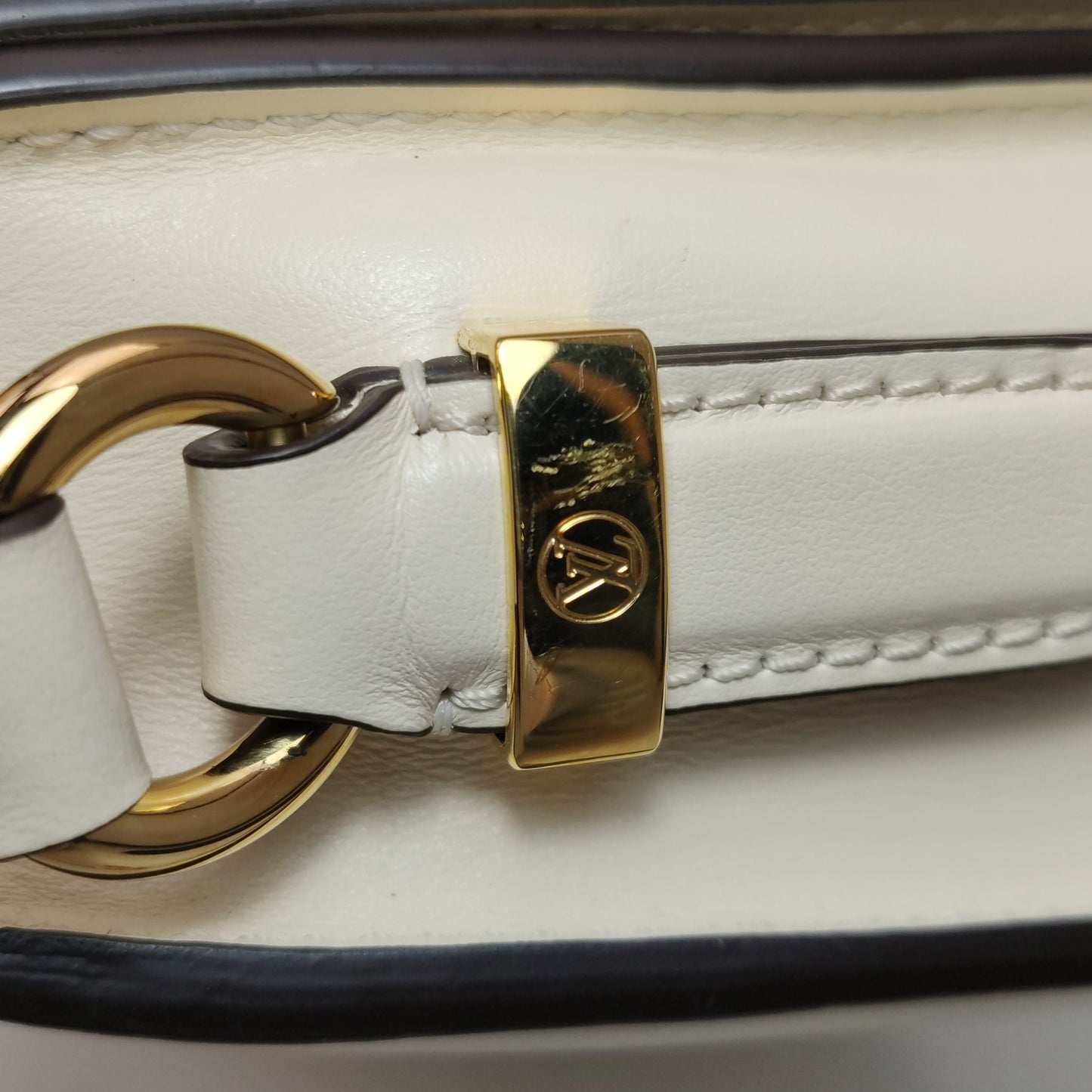 Preloved GLM-Pont 9 Medium Leather Solid LV Circle Logo Crossbody Bag Microchip 250510781186869