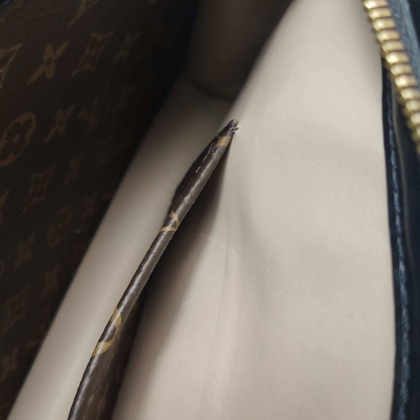 Preloved GLM-Trunk Clutch Soft Monogram S-lock Crossbody Bag with Chip 250501781174052
