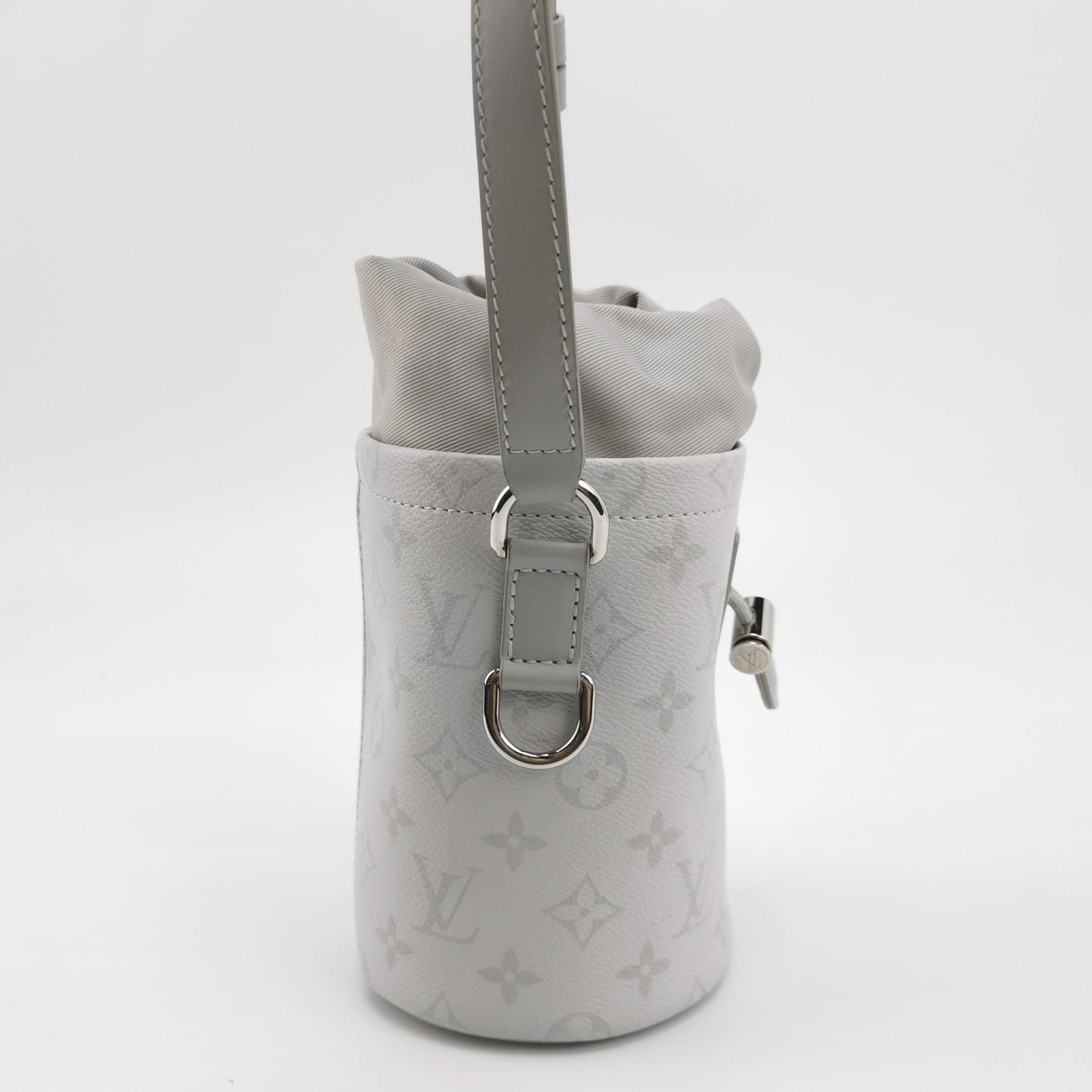 Preloved GLM-Chalk Leather Nylon Drawstring Bucket Crossbody Bag 250507781182121