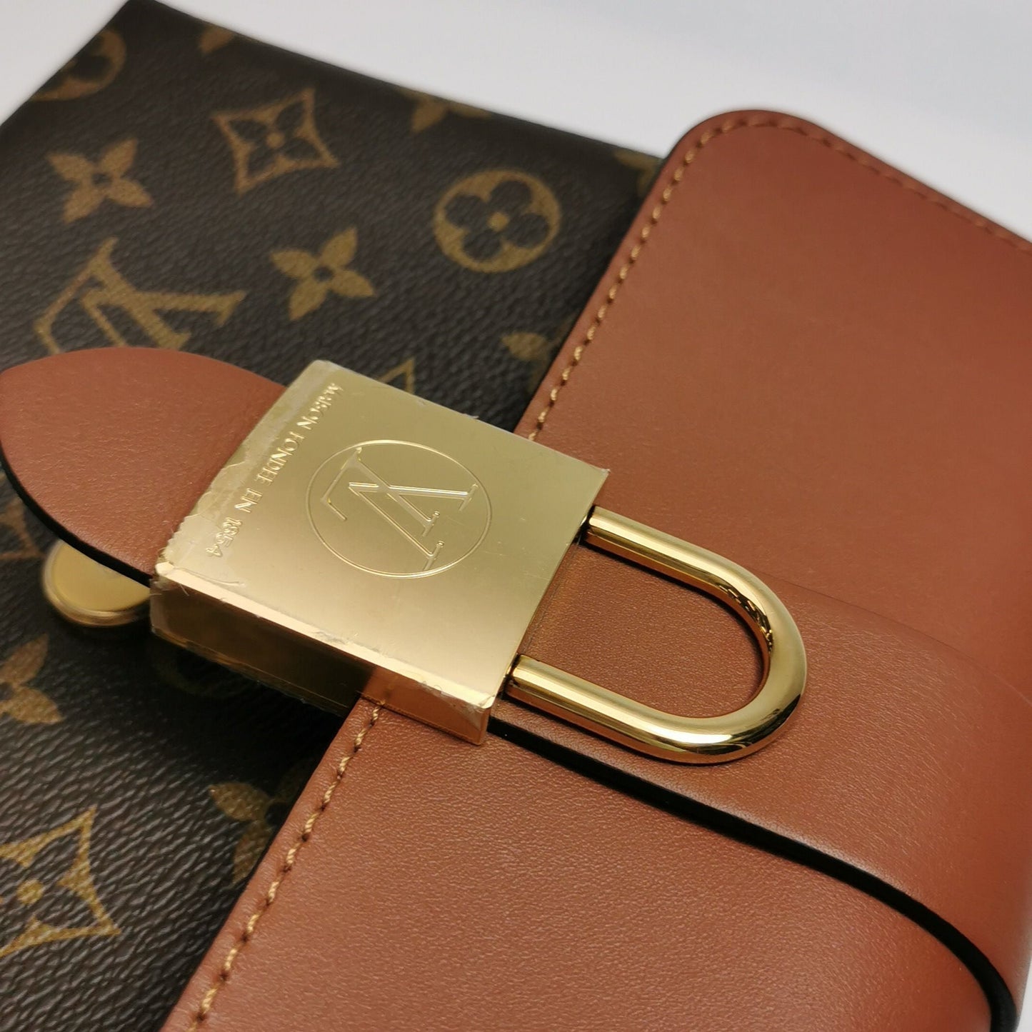 Preloved GLM-LockyBB Monogram Lock Crossbody Bag with Chip 250428781169307