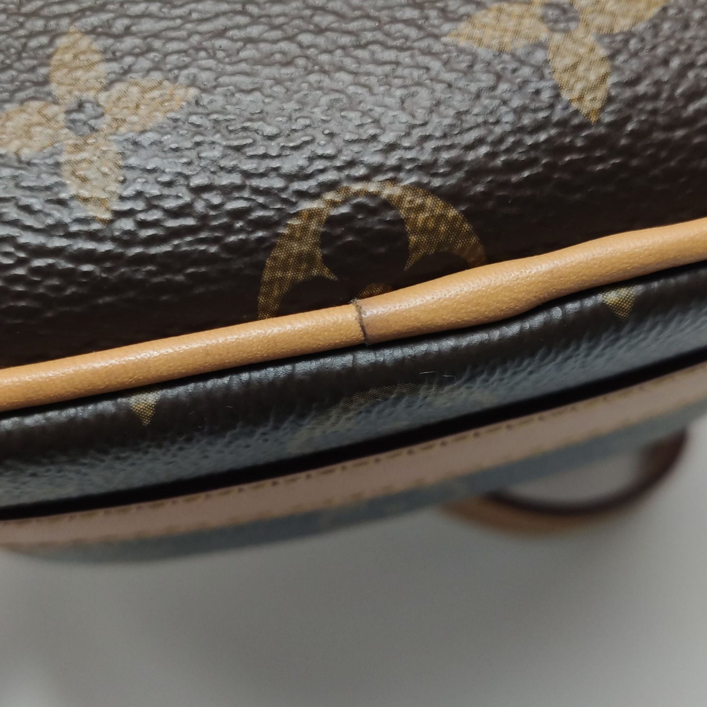 Preloved GLM-Boite Chapeau Small Monogram Crossbody Bag 250430781172780