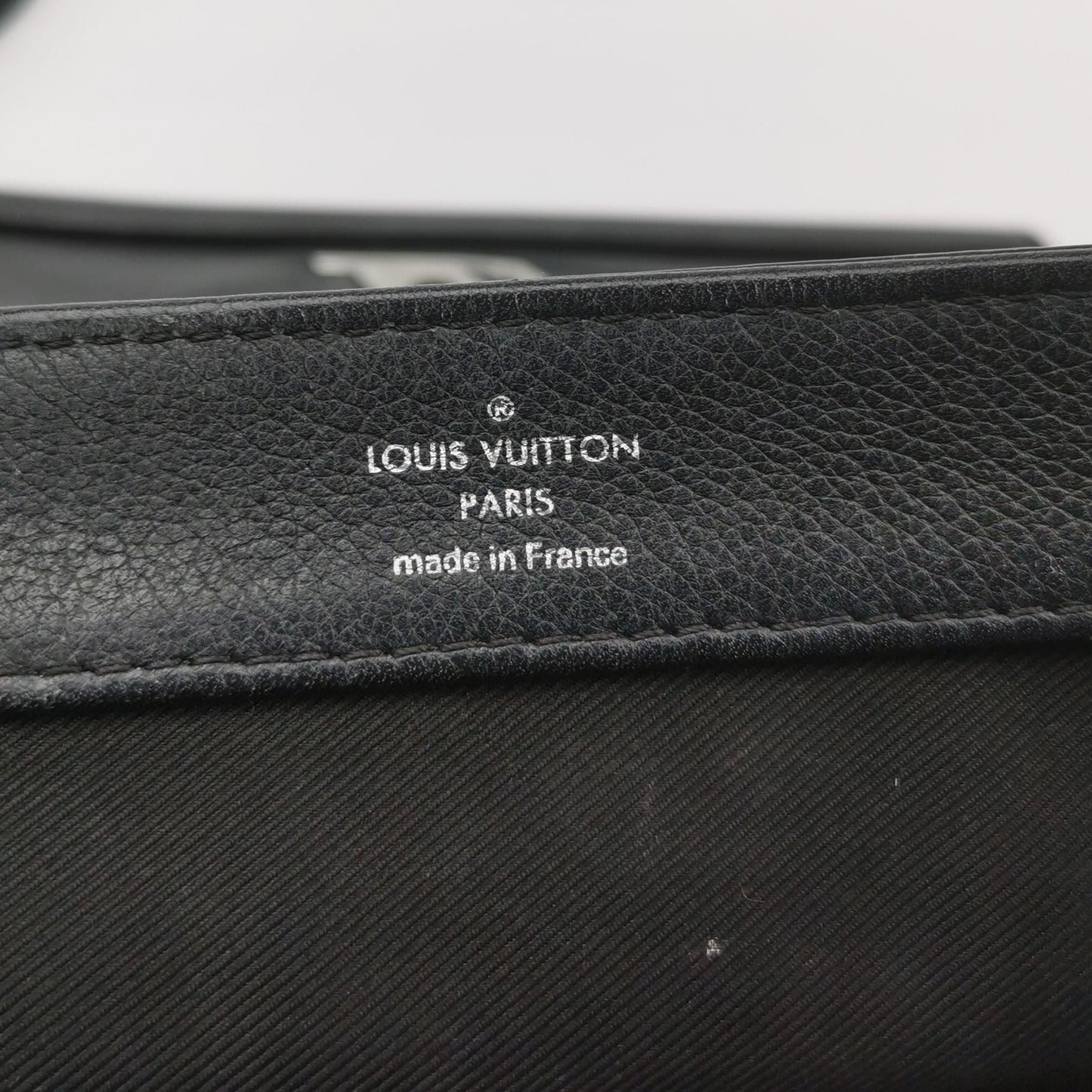 Preloved GLM-Lockme Leather Crossbody Bag 250426781166540