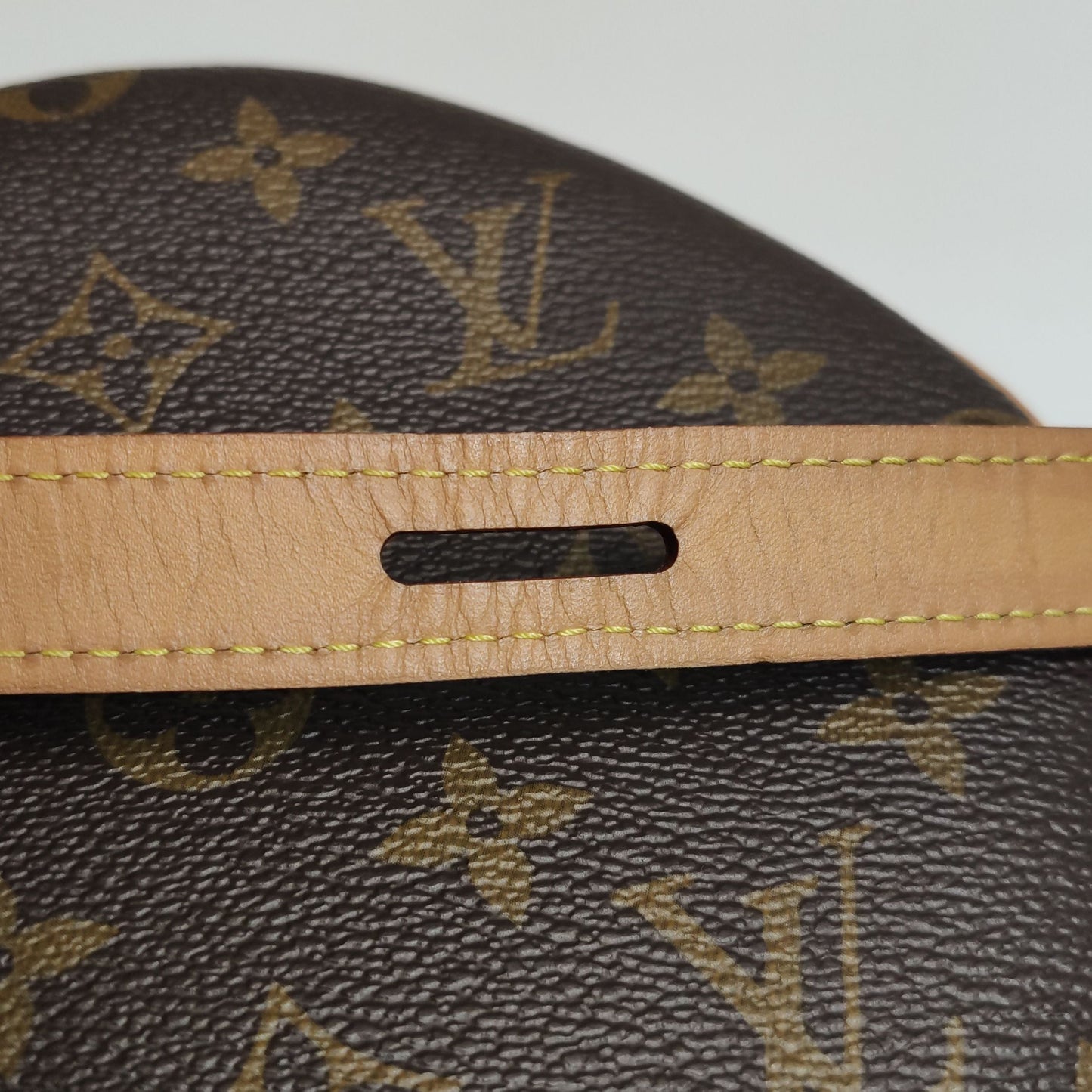 Preloved GLM-Boite Chapeau Small Monogram Crossbody Bag 250422781159725