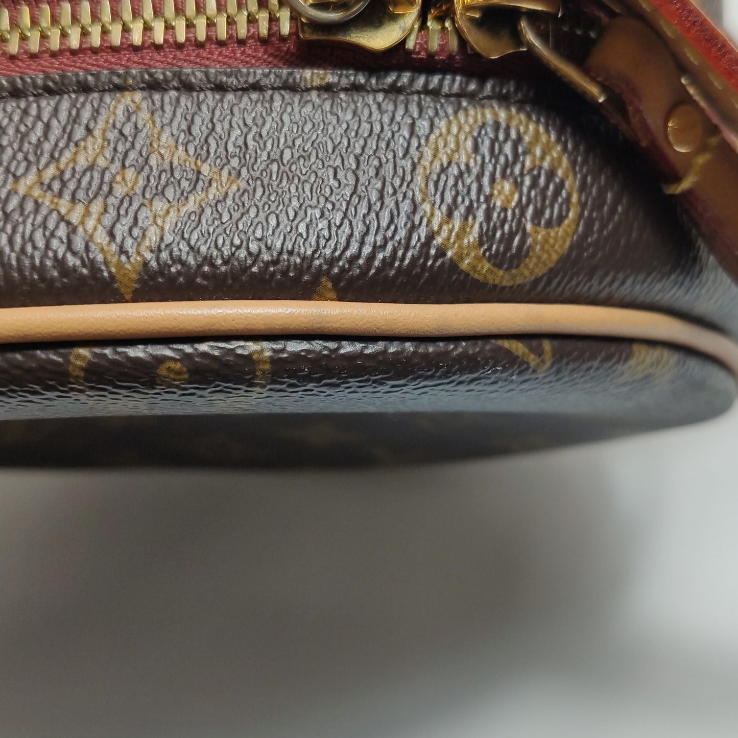 Preloved GLM-Boite Chapeau Small Monogram Crossbody Bag 250422781159725
