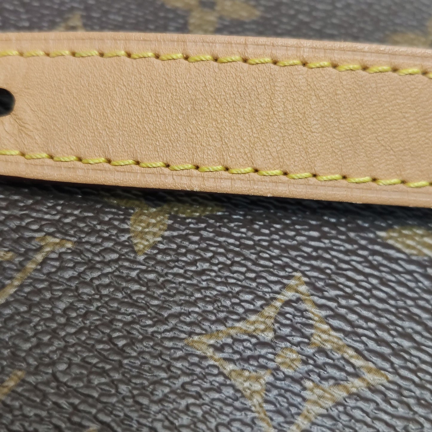 Preloved GLM-Boite Chapeau Small Monogram Crossbody Bag 250422781159725