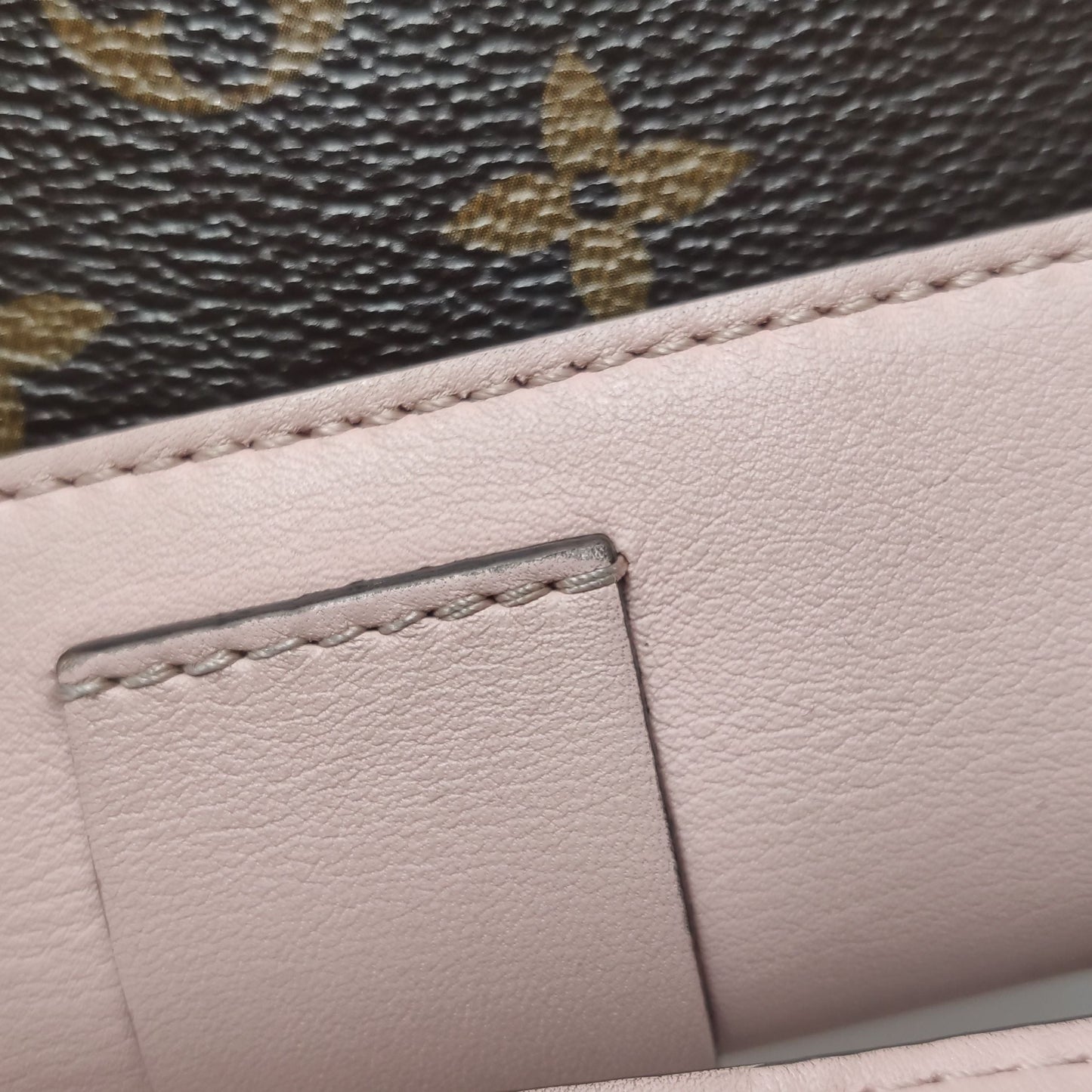 Preloved GLM-Locky BB Monogram Lock Crossbody Bag 250421781159205