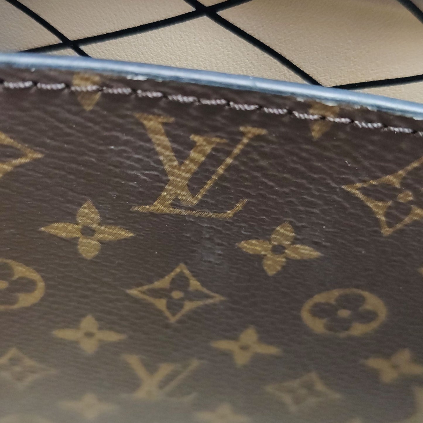 Preloved GLM-Trunk Clutch Soft Monogram Print S-lock Crossbody Bag with Chip 250421781159218