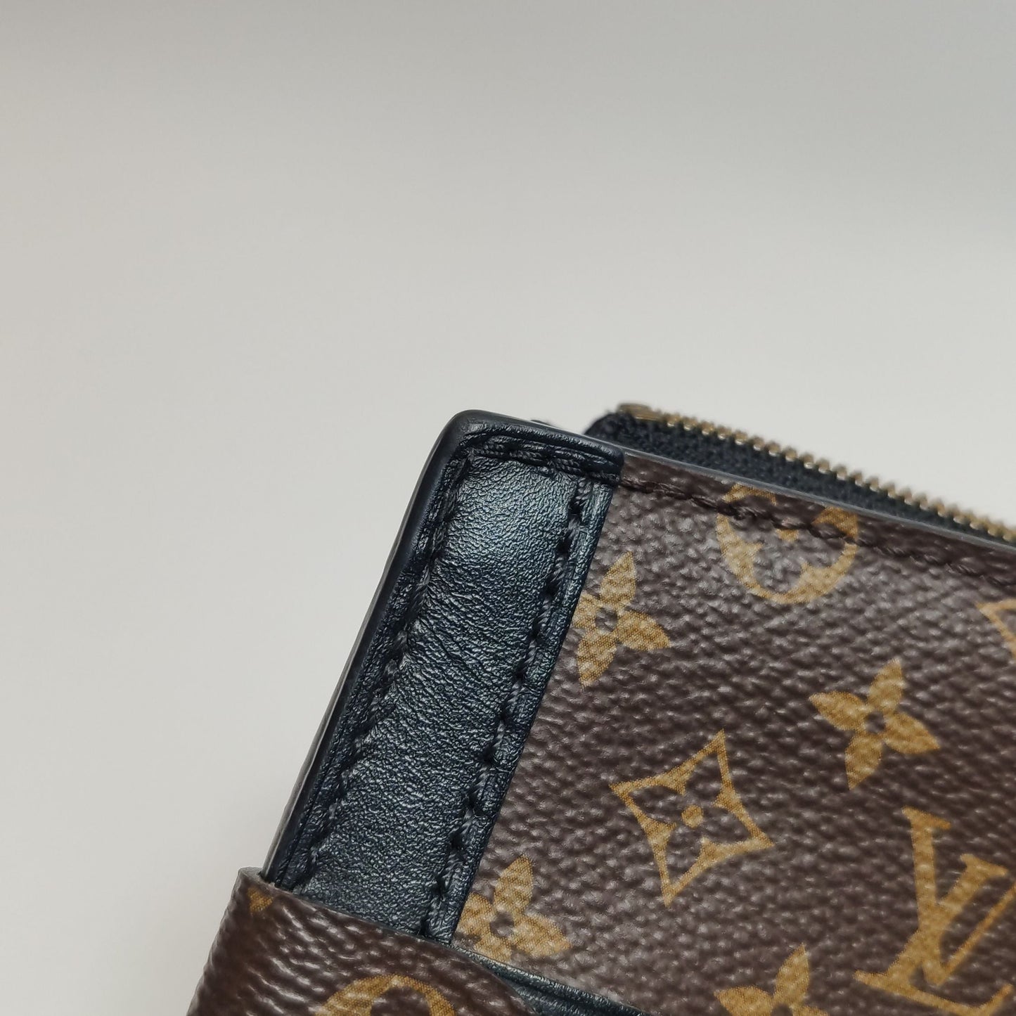 Preloved GLM-Trunk Clutch Soft Monogram Print S-lock Crossbody Bag with Chip 250421781159218