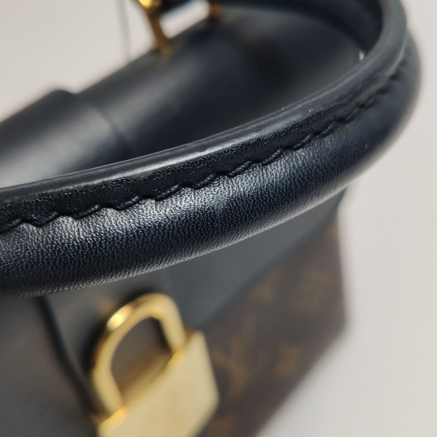 Preloved GLM-LockyBB Monogram Lock Shoulder Bag with Chip 250421781158785