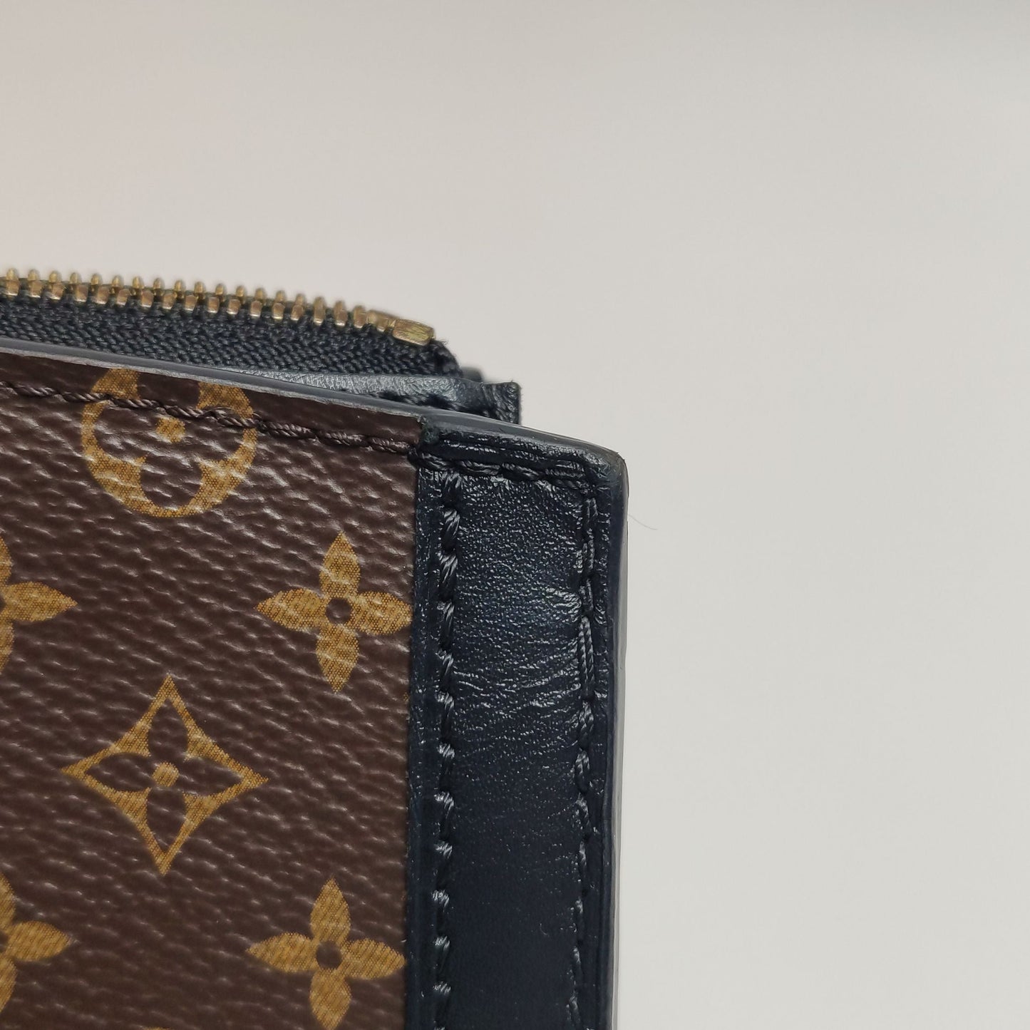 Preloved GLM-Trunk Clutch Soft Monogram Print S-lock Crossbody Bag with Chip 250421781159218