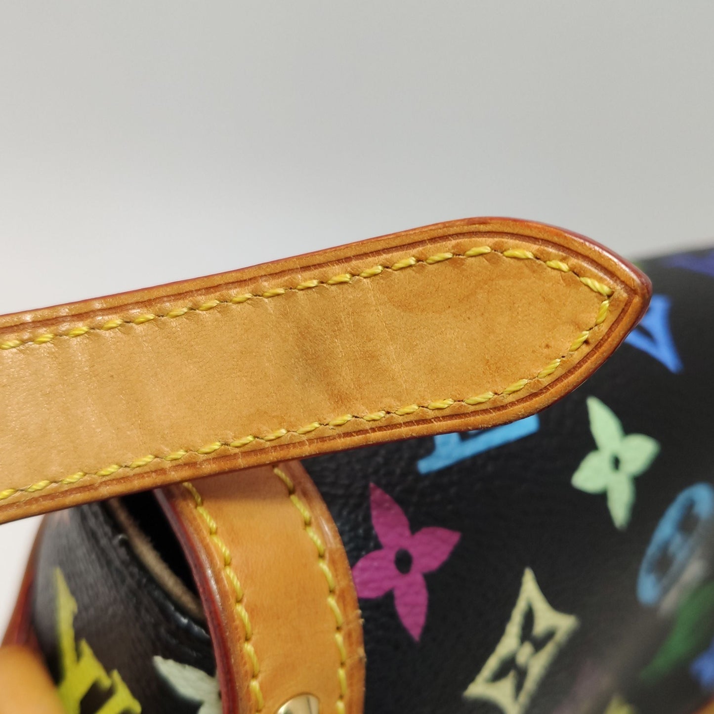 Preloved GLM-Sologne Black Multicolor Fan-shaped Buckle Messenger Bag Crossbody Bag 250418781154671