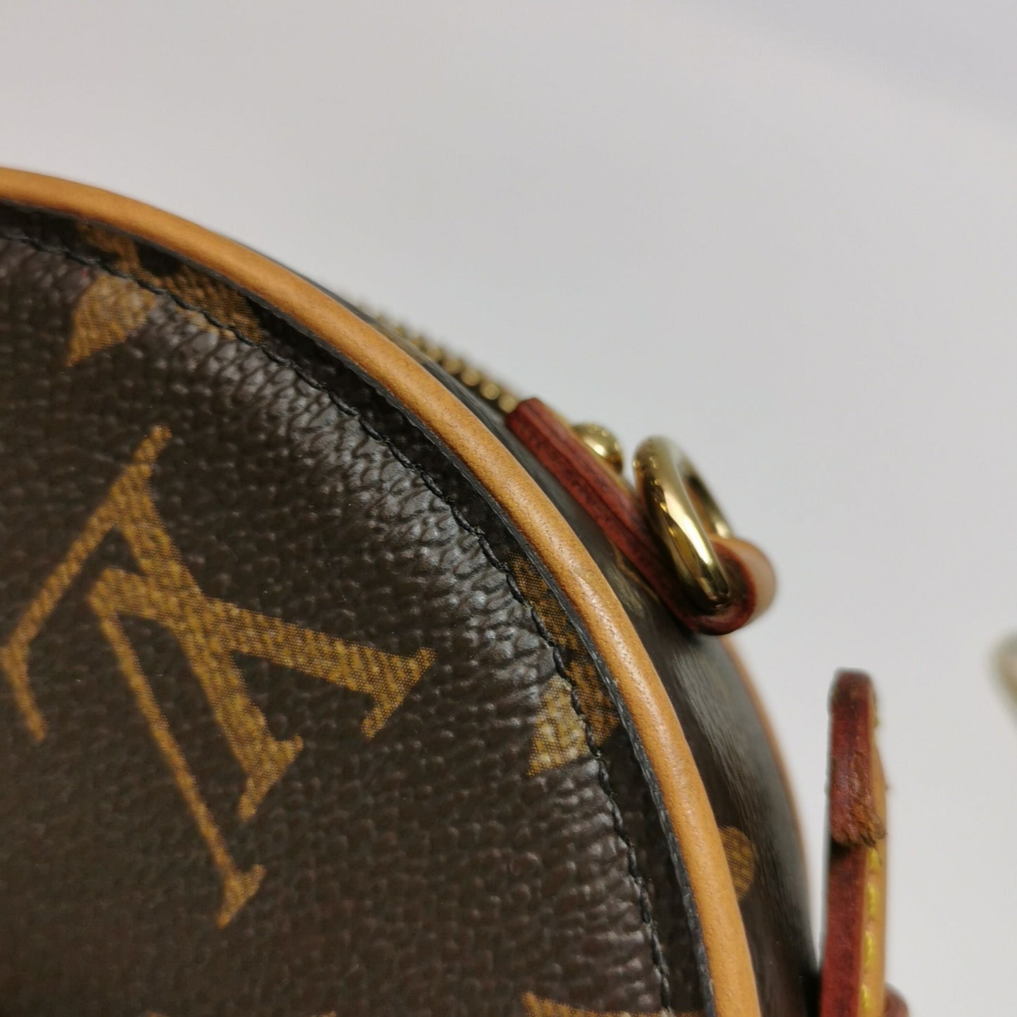 Preloved GLM-Boite Chapeau Mini Monogram Crossbody Bag with Chip 250414781147740