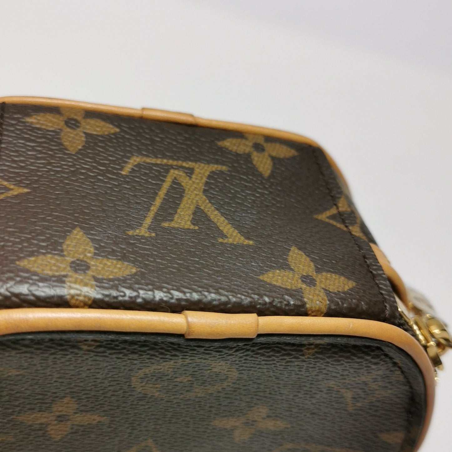 Preloved GLM-Boite Chapeau Mini Monogram Crossbody Bag with Chip 250414781147740