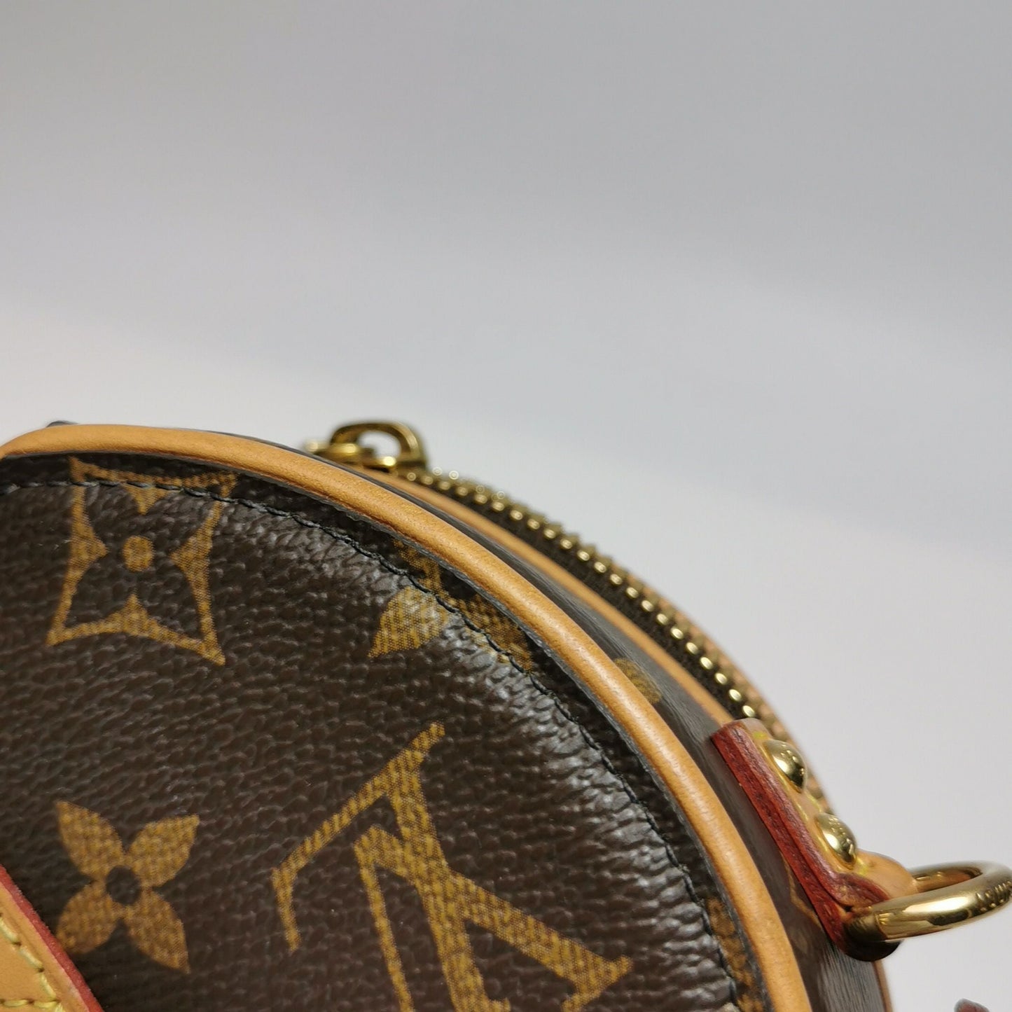 Preloved GLM-Boite Chapeau Mini Monogram Crossbody Bag with Chip 250414781147740