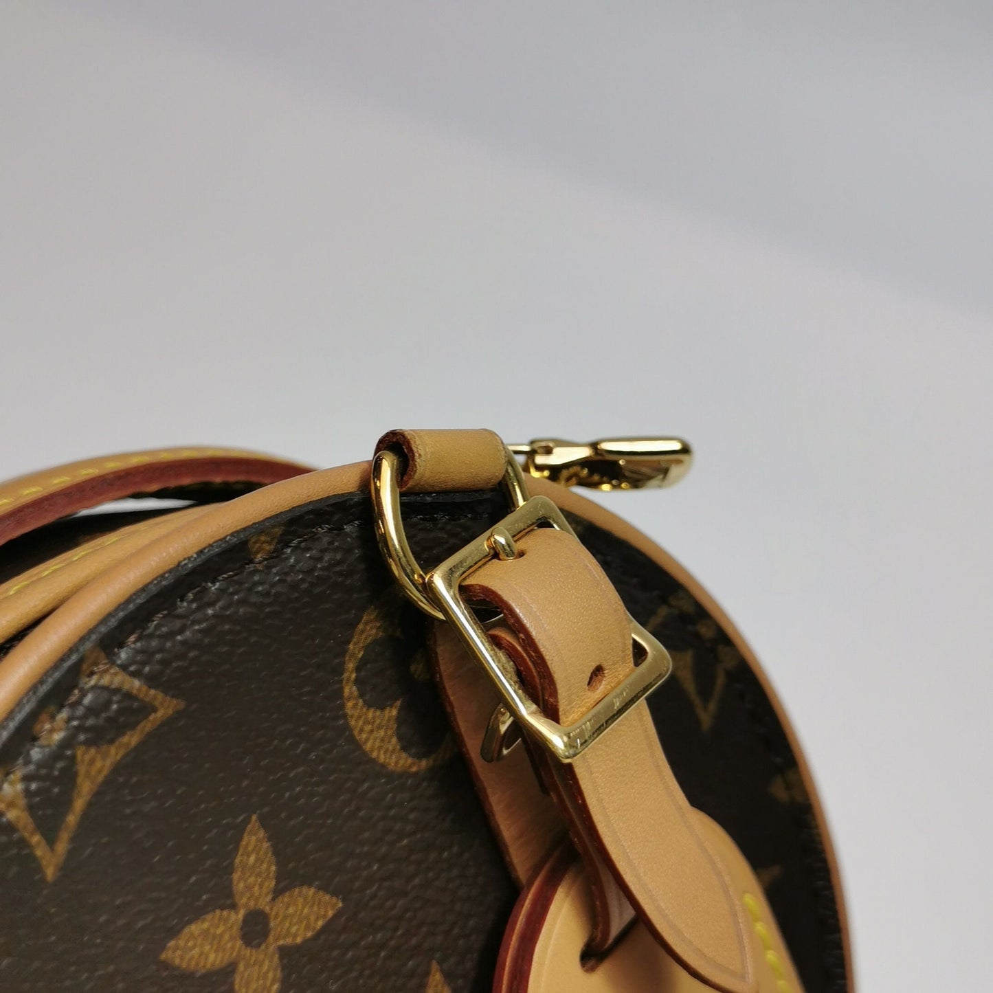 Preloved GLM-Boite Chapeau Mini Monogram Crossbody Bag with Chip 250412781144733
