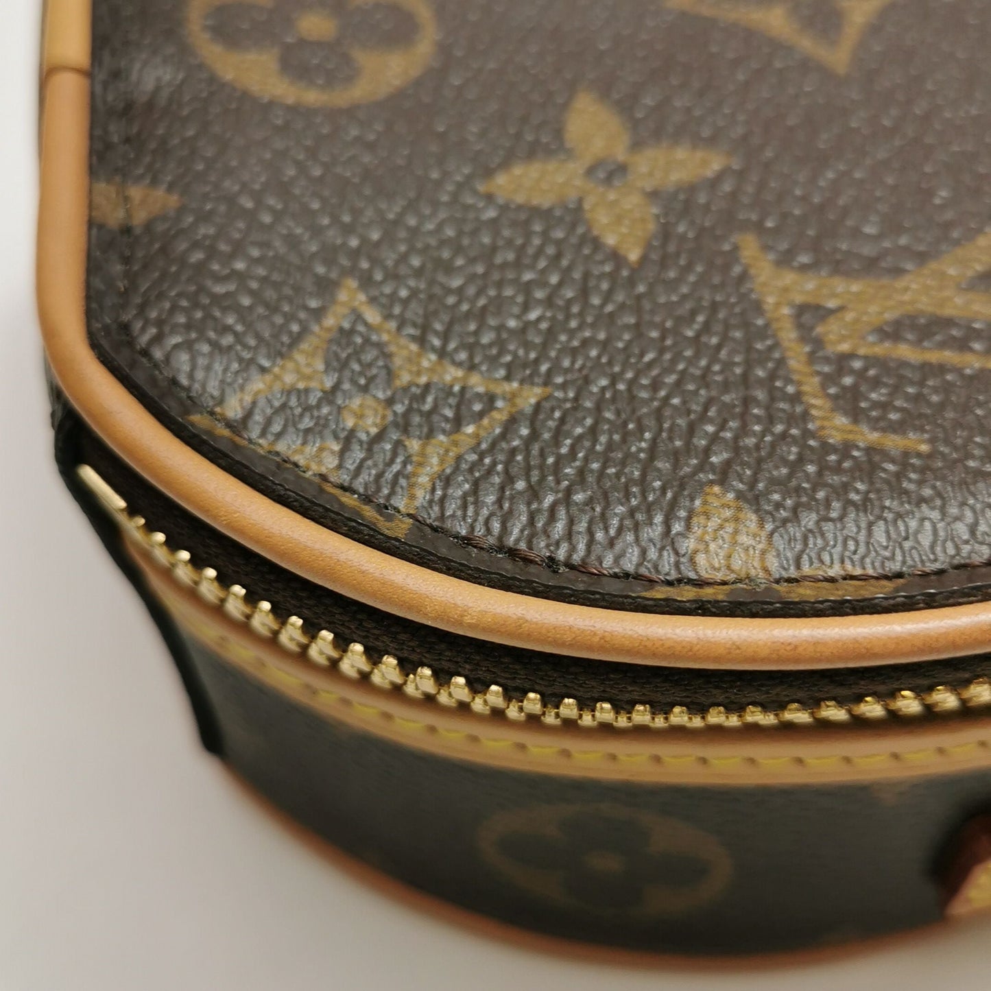 Preloved GLM-Boite Chapeau Mini Monogram Crossbody Bag with Chip 250412781144733
