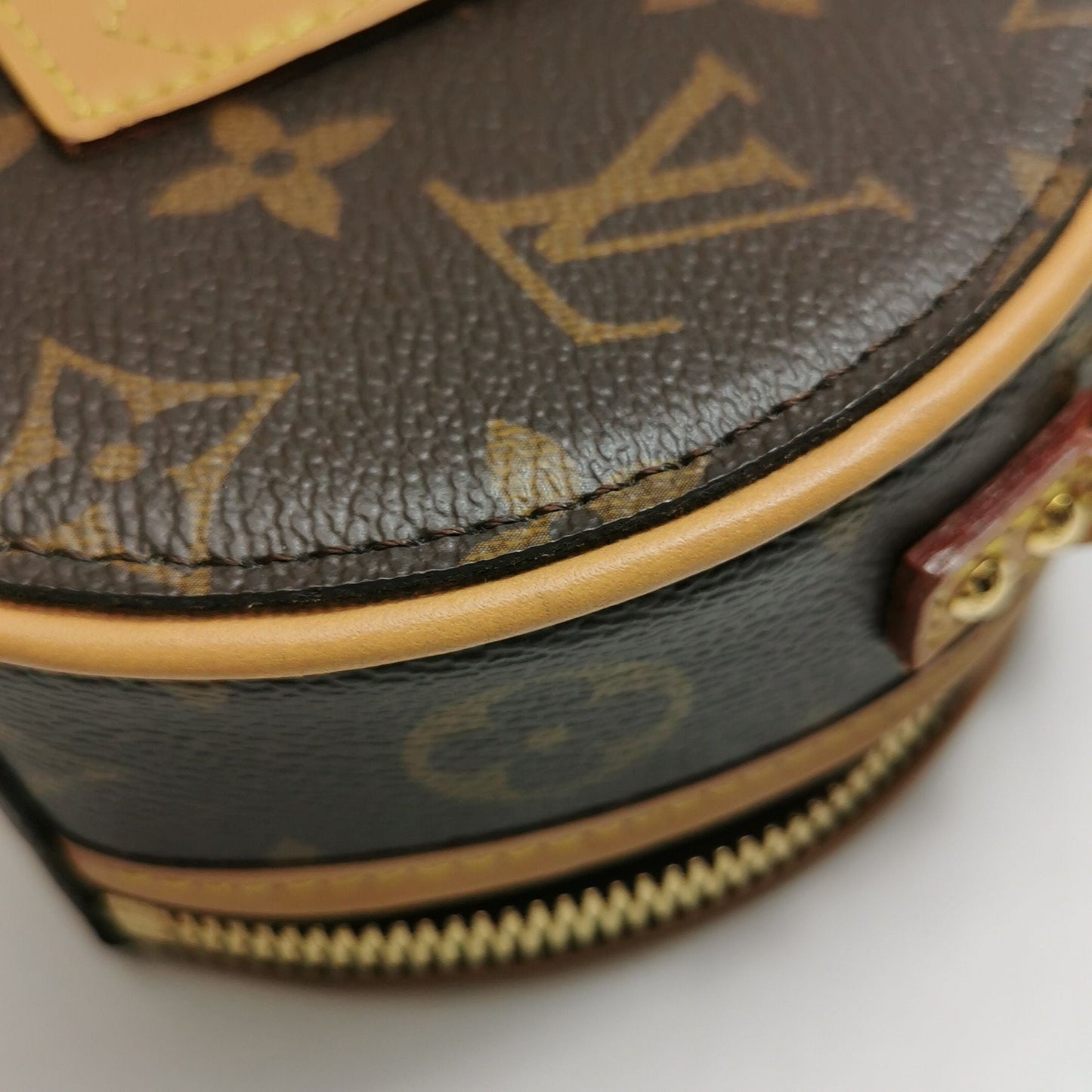 Preloved GLM-Boite Chapeau Mini Monogram Crossbody Bag with Chip 250412781144733