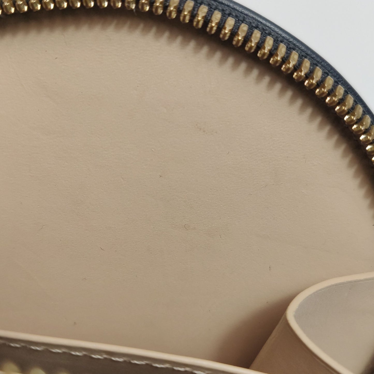 Preloved GLM-Boite Chapeau Mini Calfskin Reverse Monogram Crossbody Bag with Chip 250328781123965