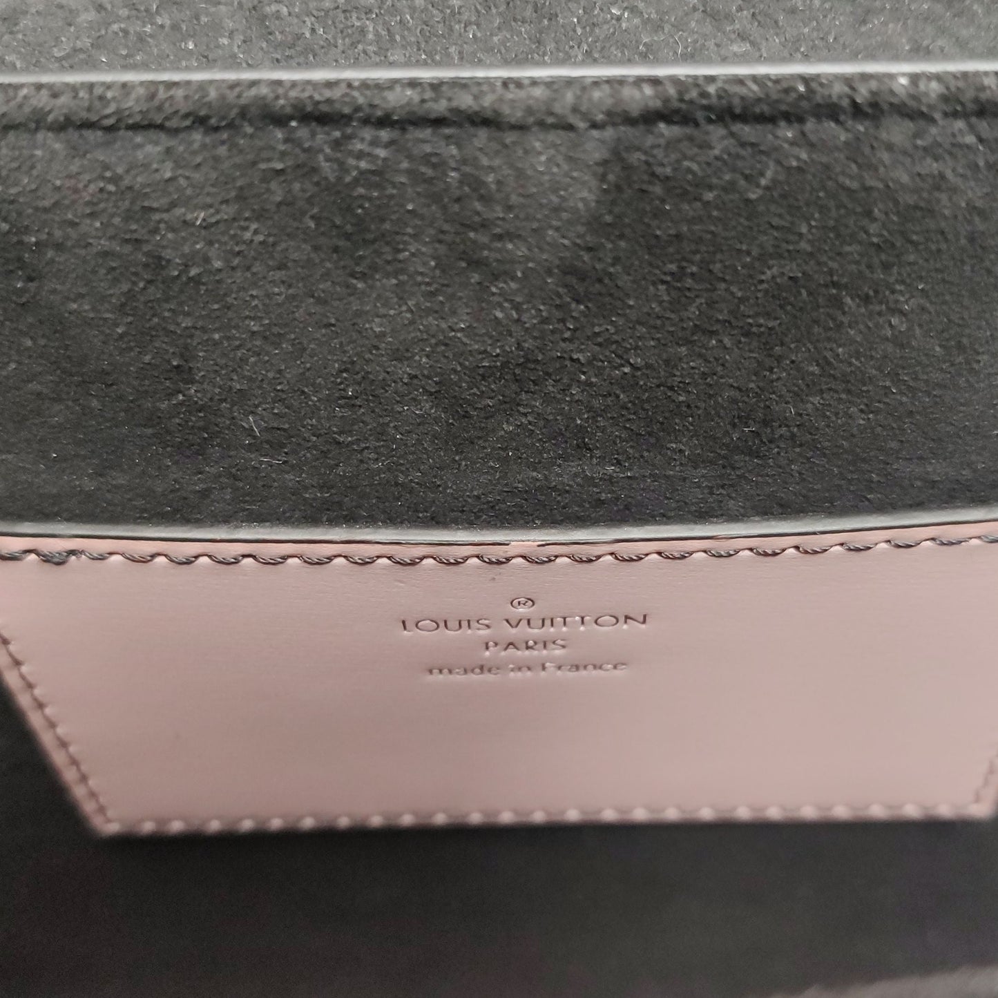 Preloved GLM-Twist Medium Leather Crossbody Bag with LV Twist Lock 250324781119141