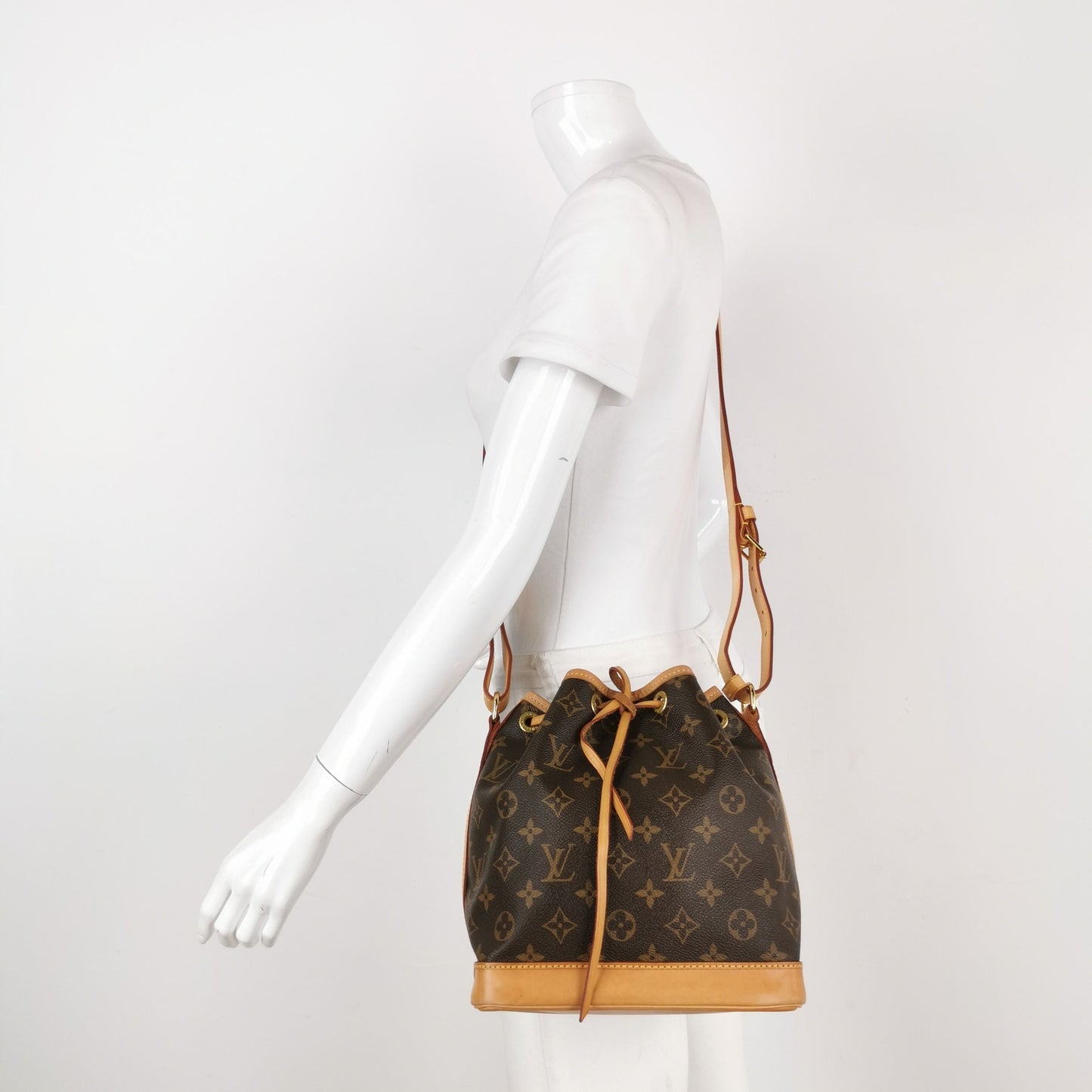 Preloved GLM-NOE BB Monogram Canvas Drawstring Crossbody Bag 250323781117189